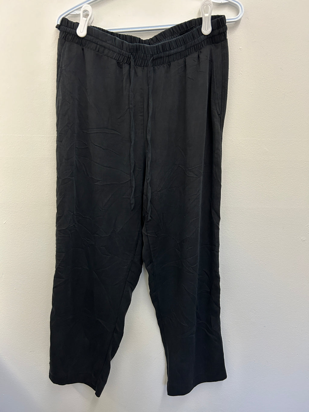 H&M | Pantalon noir fluide à taille élastique