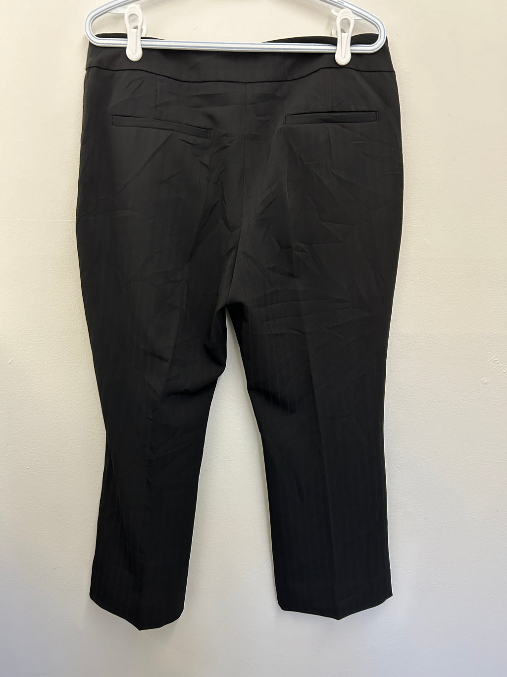 Marie Claire | Pantalon noir habillé à double bouton doré
