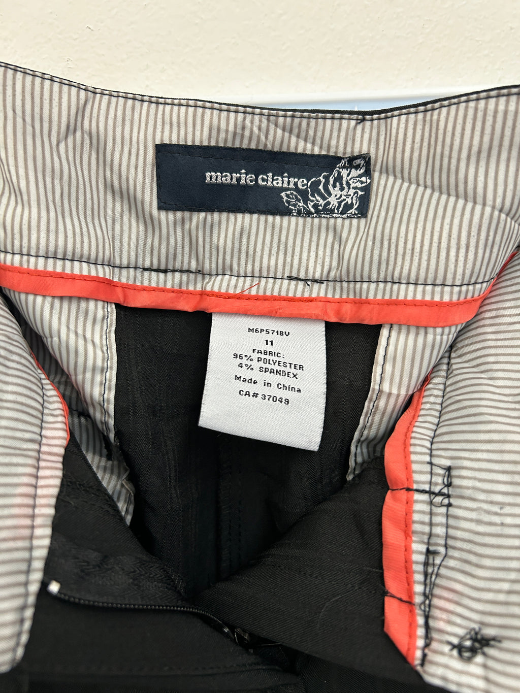 Marie Claire | Pantalon noir habillé à double bouton doré