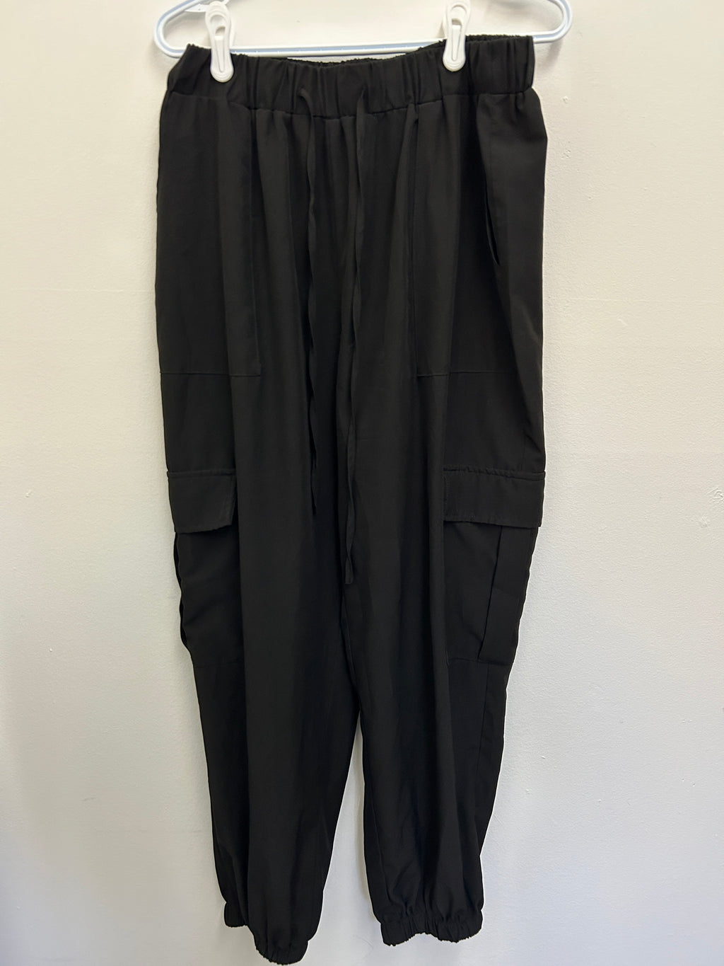 Pantalon cargo noir à taille élastique