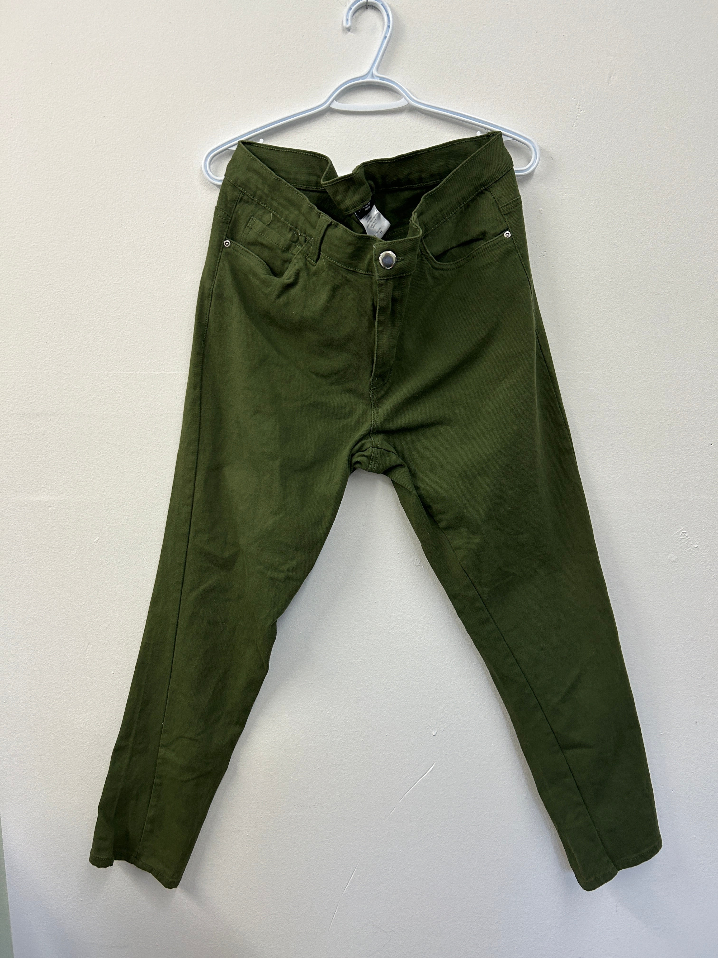 Pantalon vert olive coupe ajustée