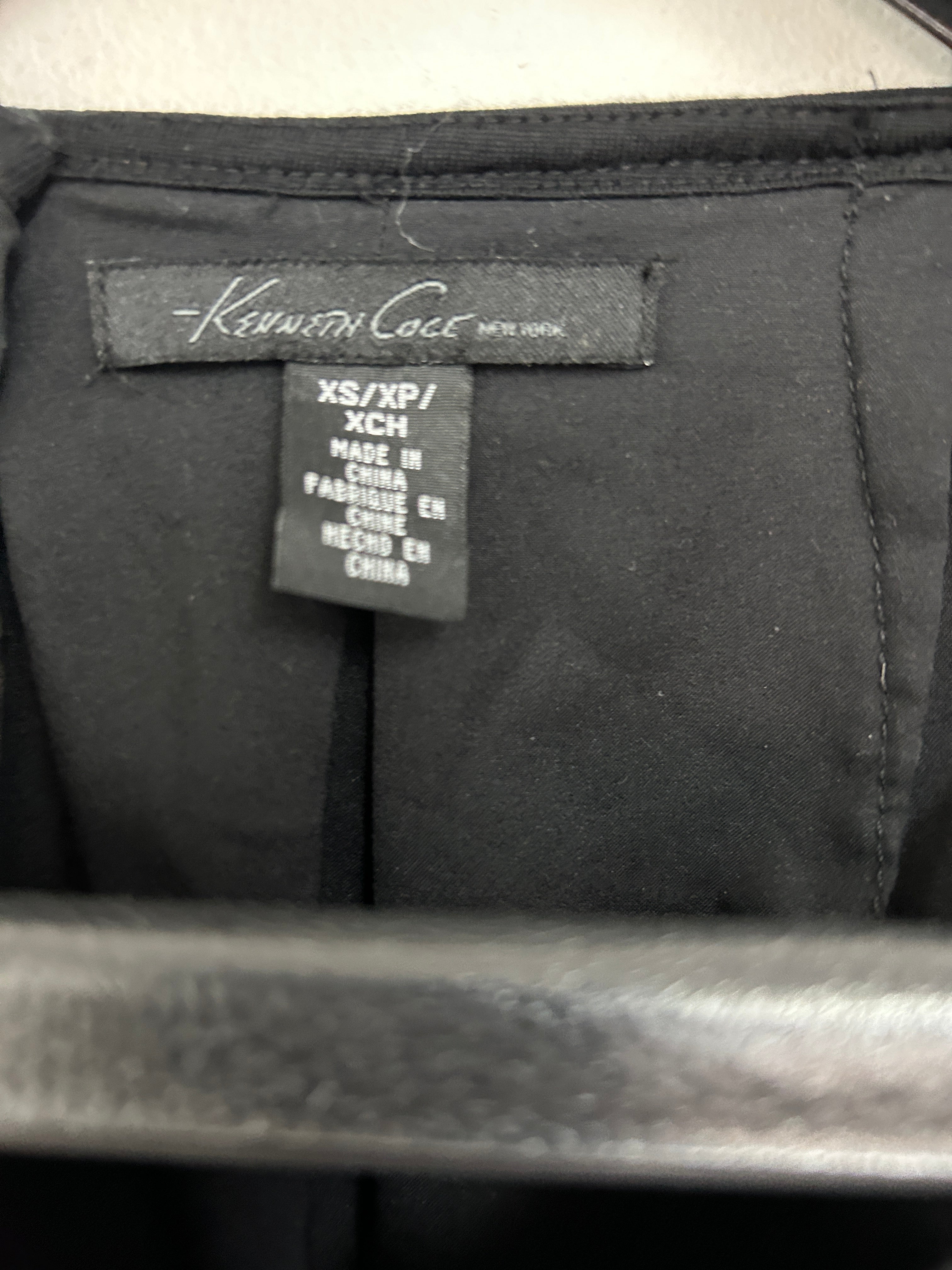 Kenneth Cole | Robe noire à manches longues et imprimé abstrait