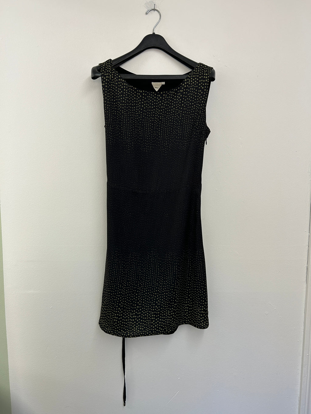 Skunkfunk | Robe noire sans manches à motif à pois dorés