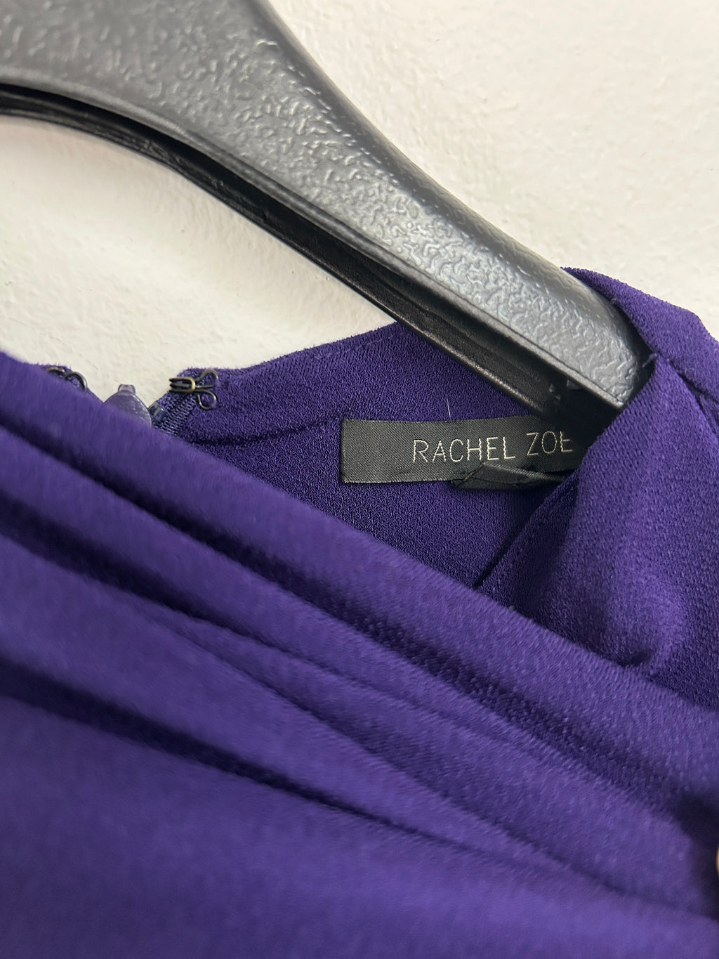 Robe élégante plissée violette – Rachel Zoe