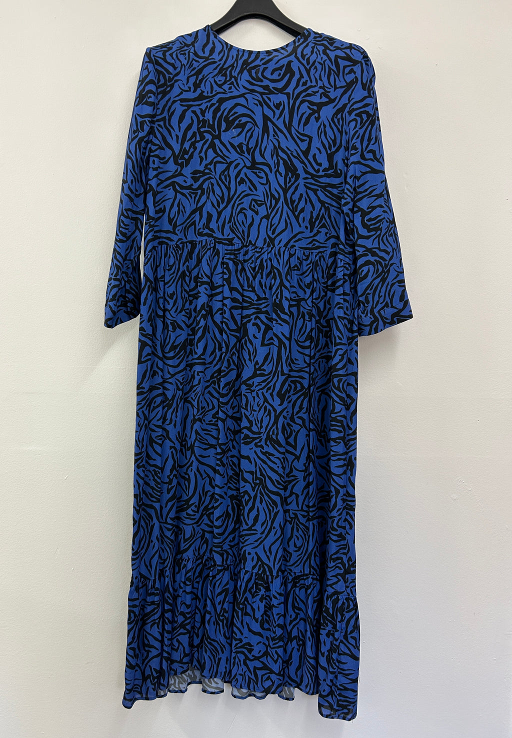 Robe fluide imprimé bleu zébré – Zara