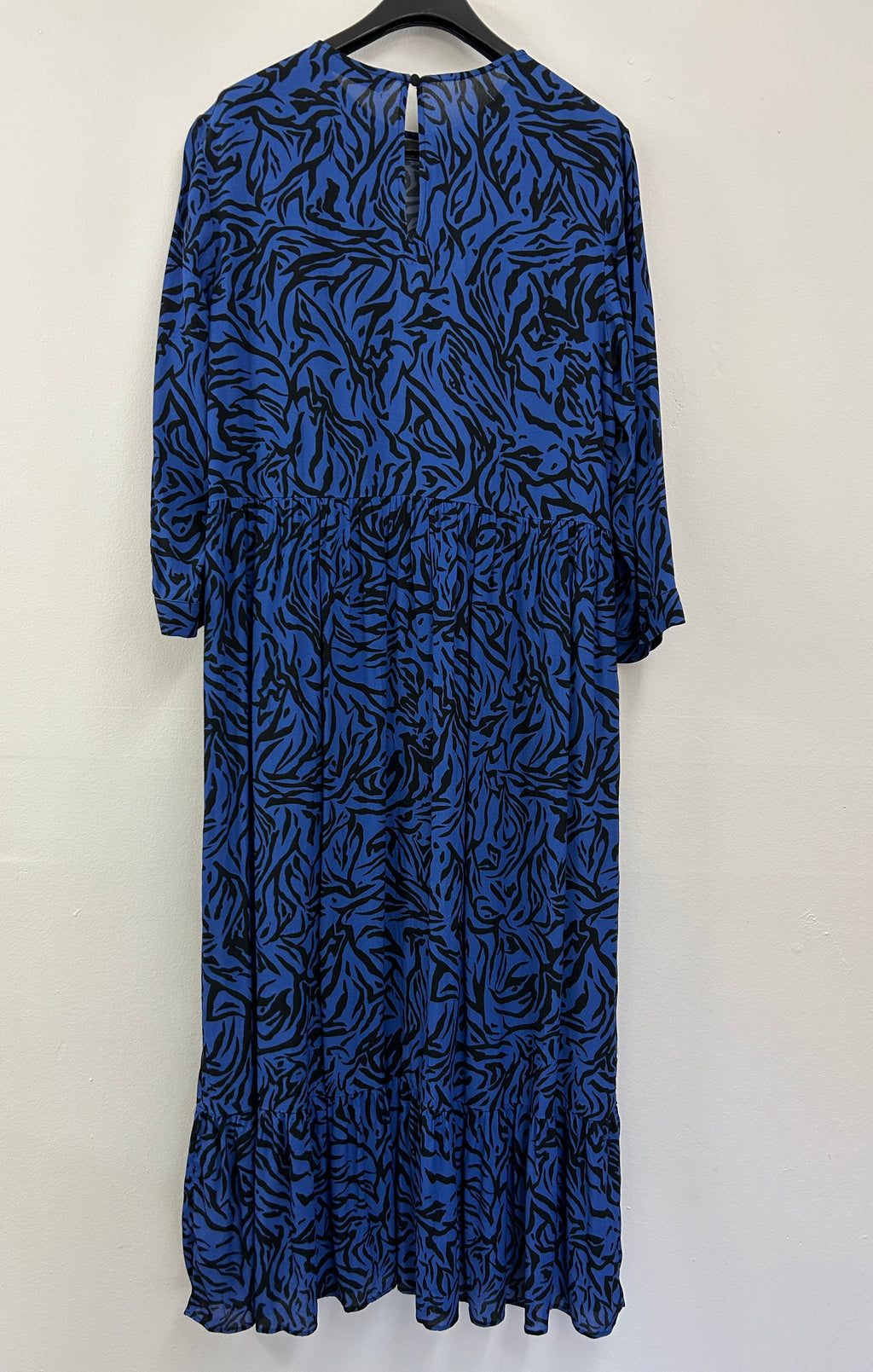 Robe fluide imprimé bleu zébré – Zara
