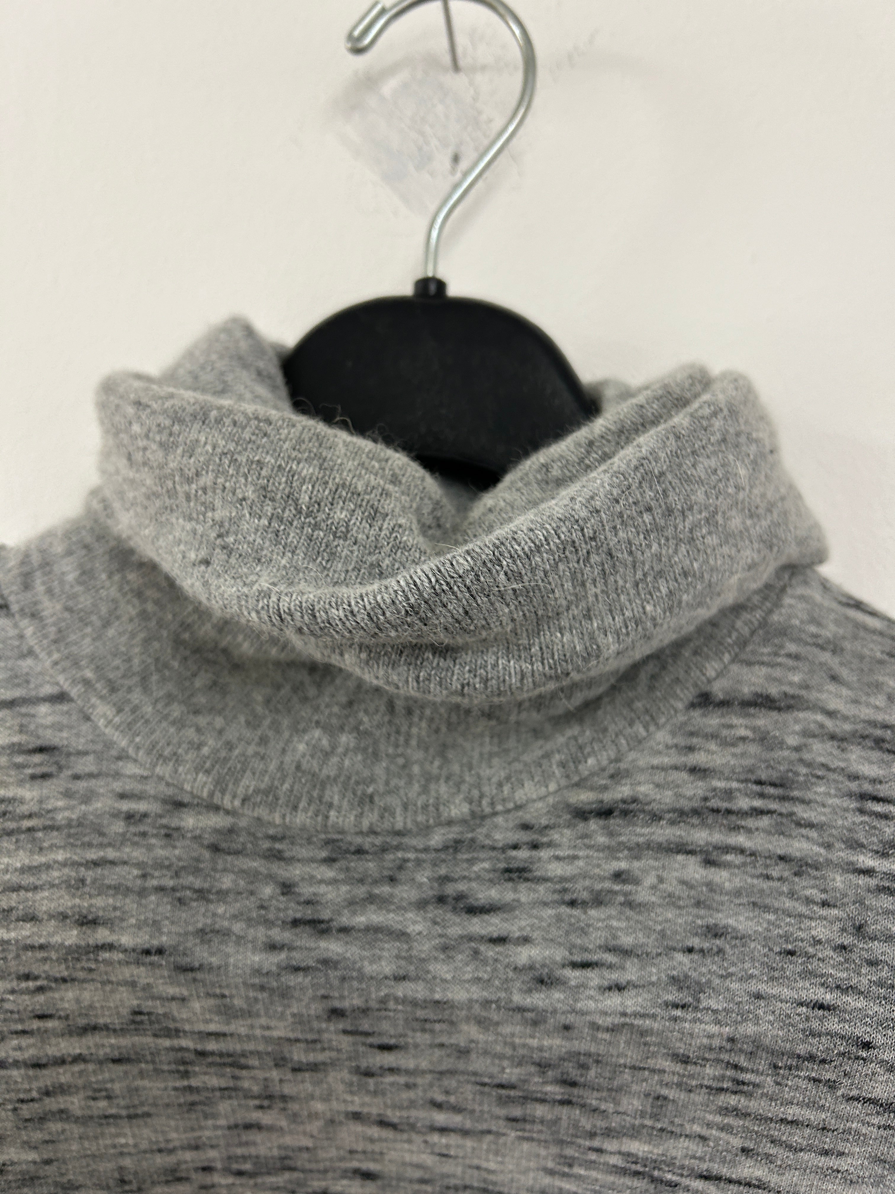 Robe pull col roulé grise – Zara