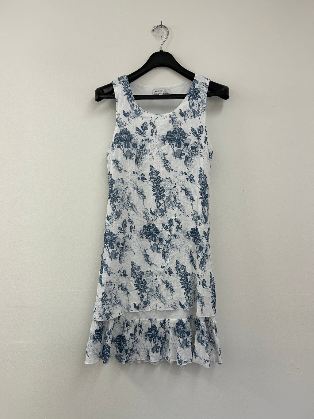 Robe estivale à motifs floraux bleus – Marie Claire