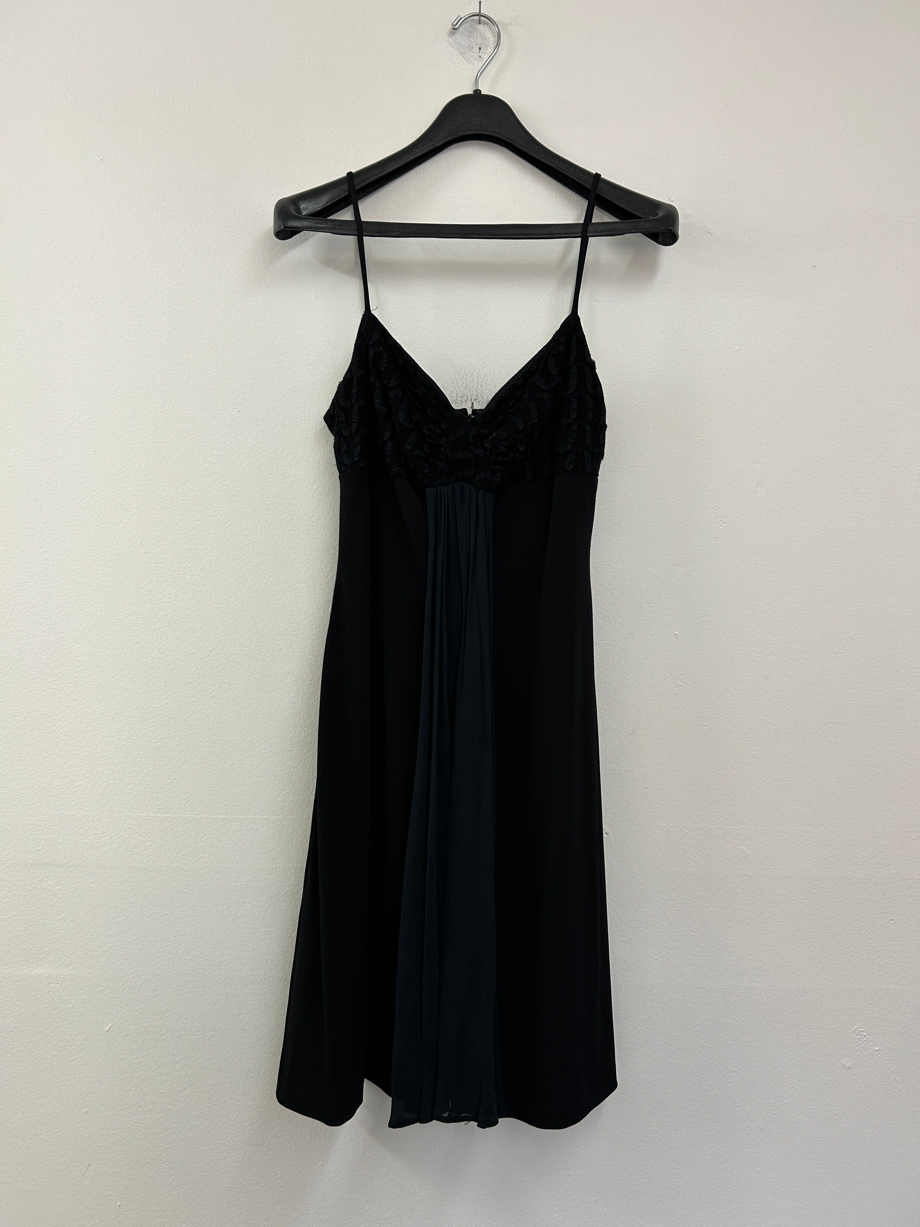 Robe noire élégante à fines bretelles – Nine West