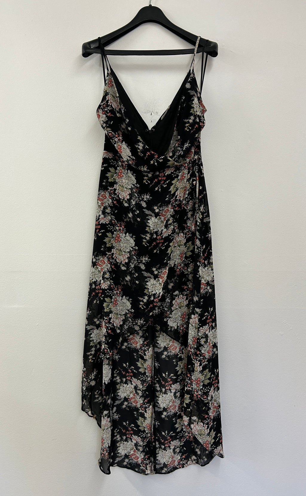 Robe fluide fleurie noire – Essue