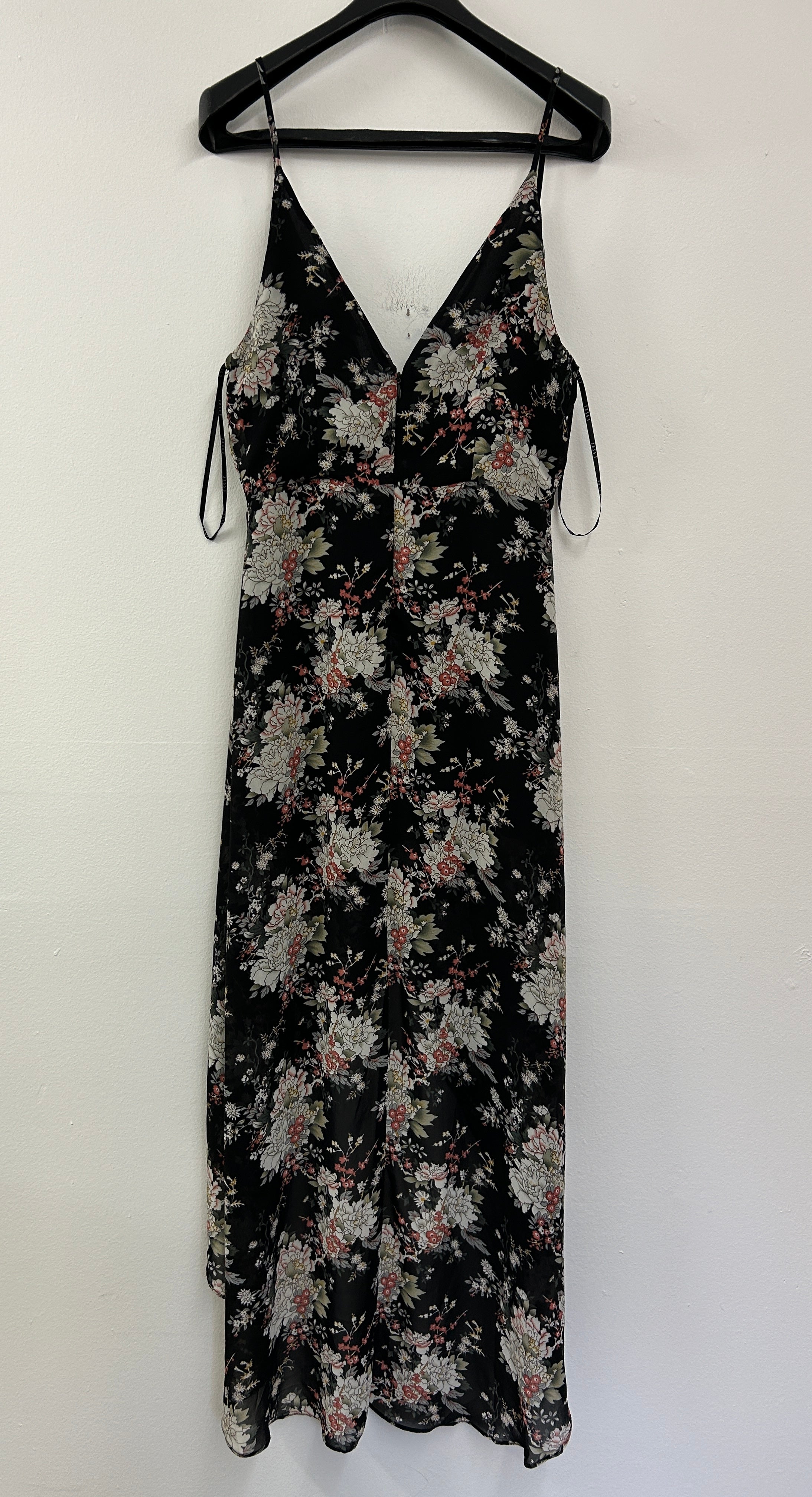 Robe fluide fleurie noire – Essue