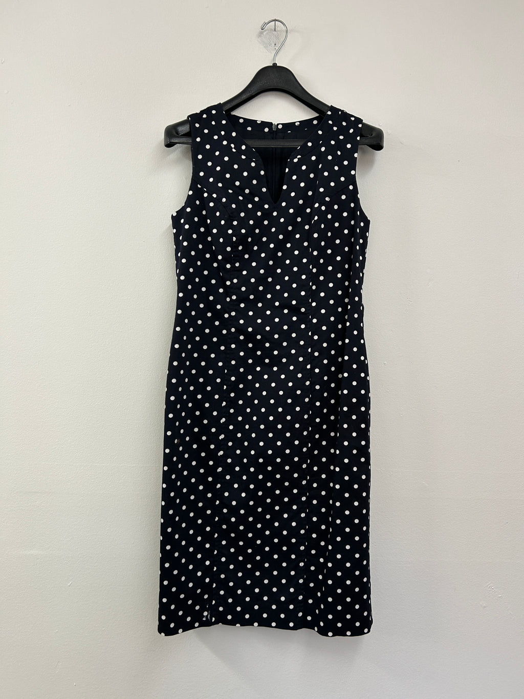 Robe à pois noir et blanc – Classique chic