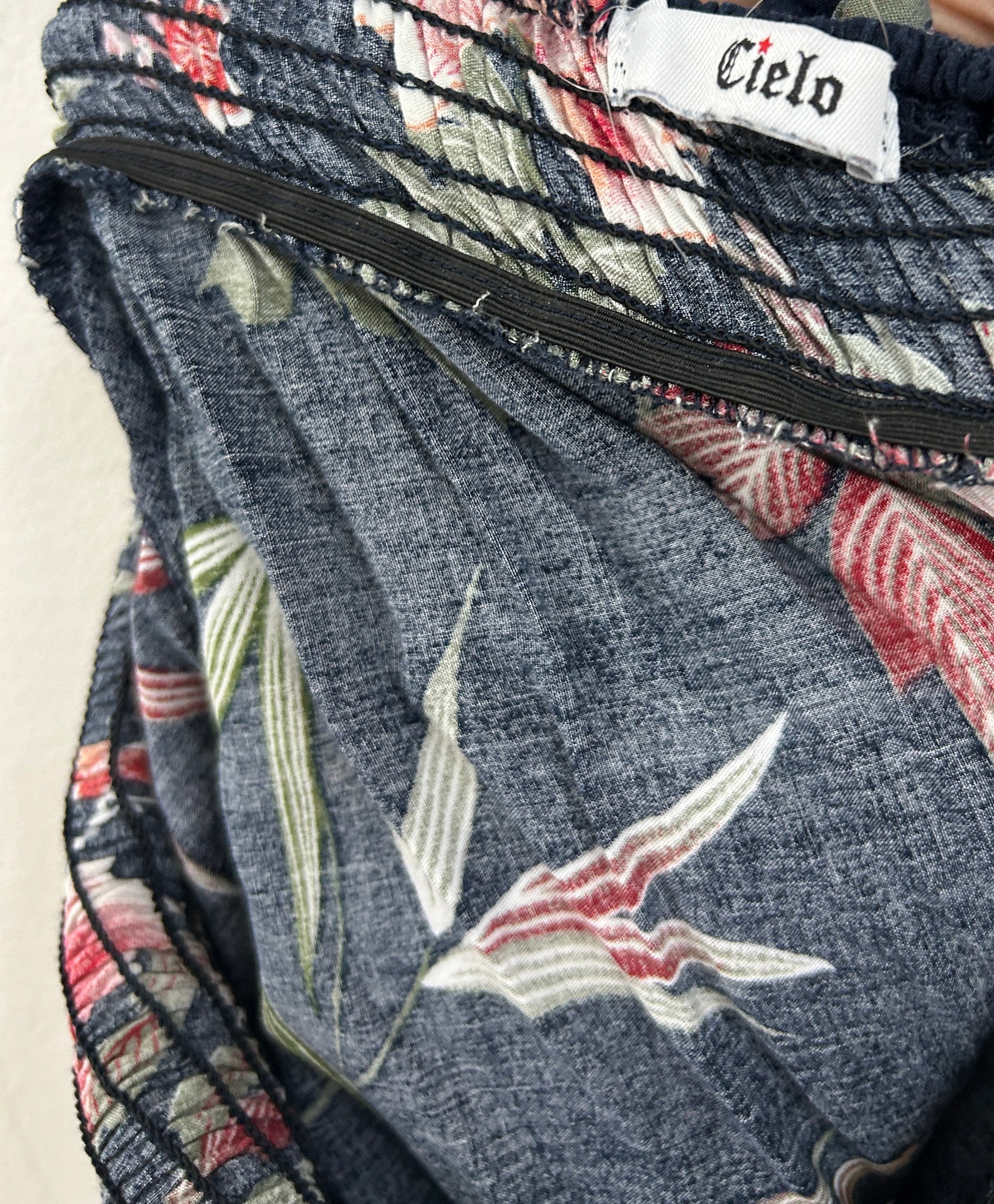 Robe fleurie à bretelles fines – Cielo