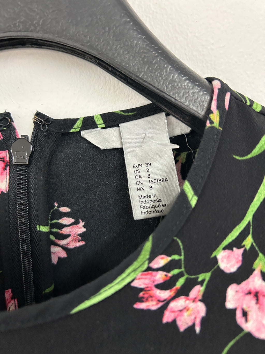 Robe noire à fleurs – H&M