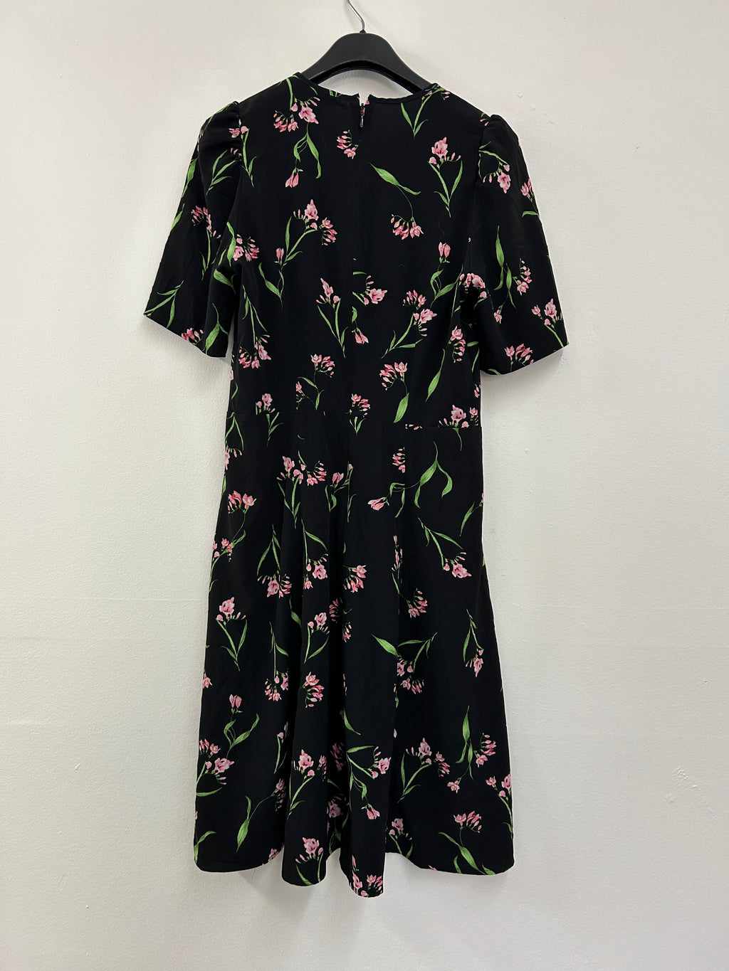 Robe noire à fleurs – H&M
