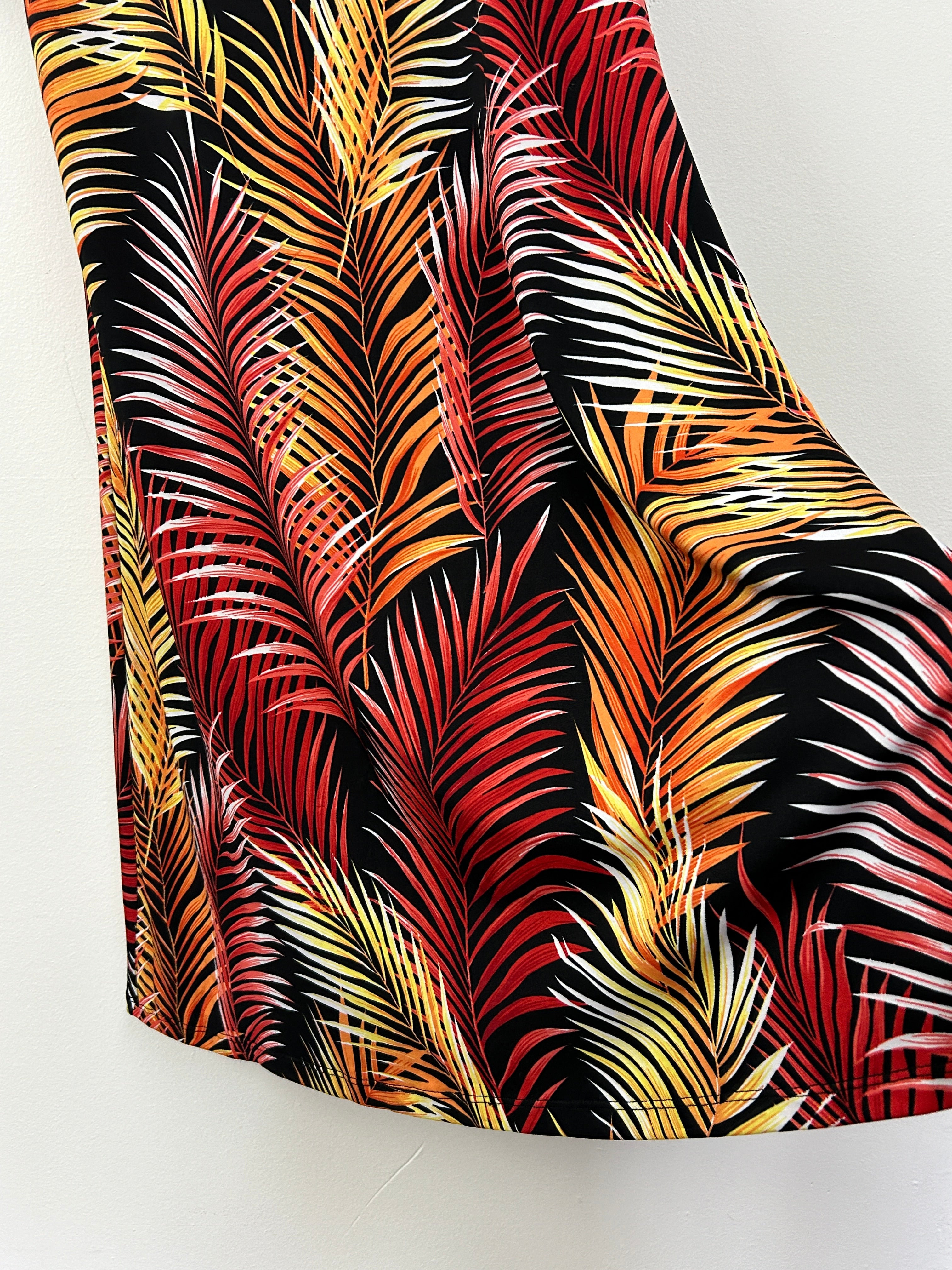 Robe mi-longue tropicale sans manches – Style estival fluide