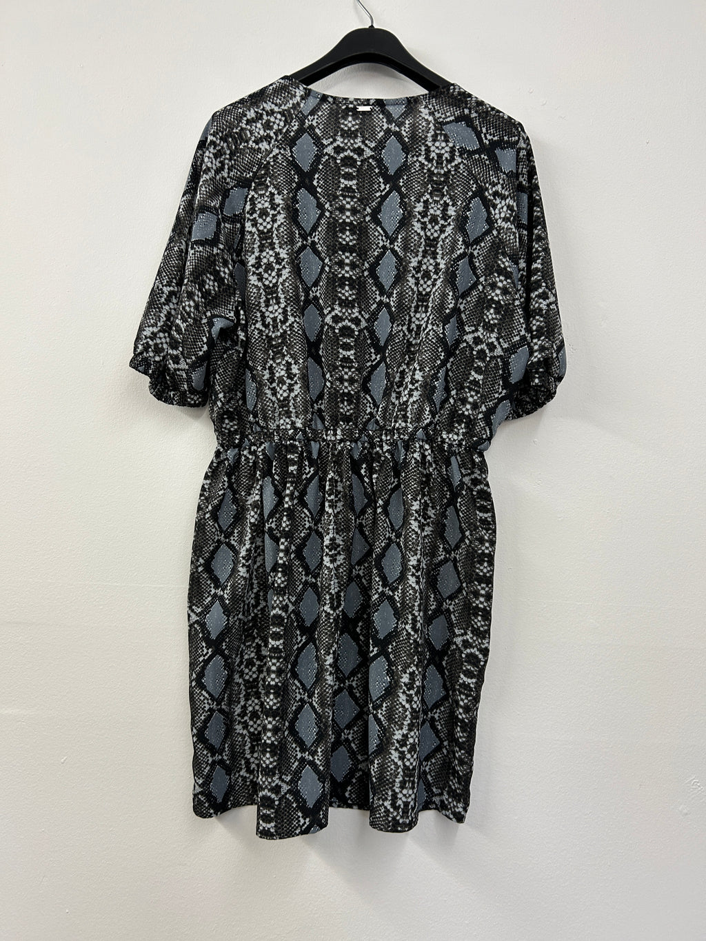 Robe courte imprimé serpent – Joelle