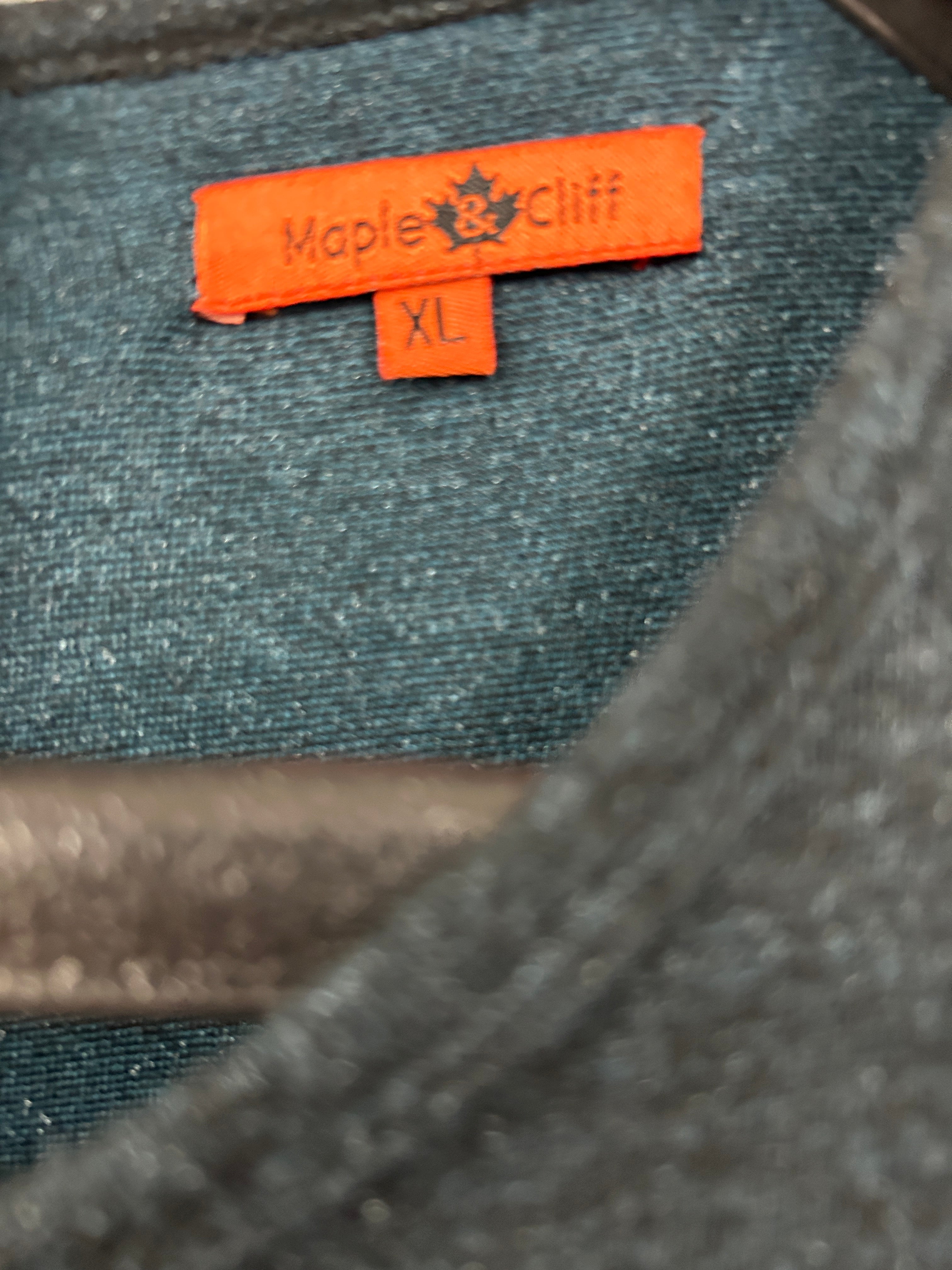 Robe bicolore asymétrique à manches longues – Maple & Cliff