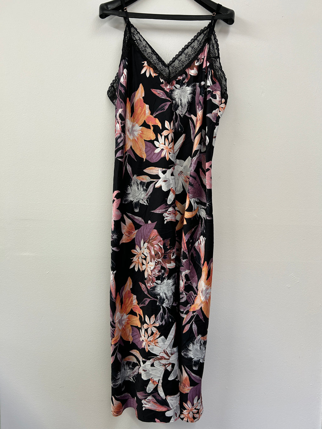 Robe nuisette florale à dentelle – Linea Donatella