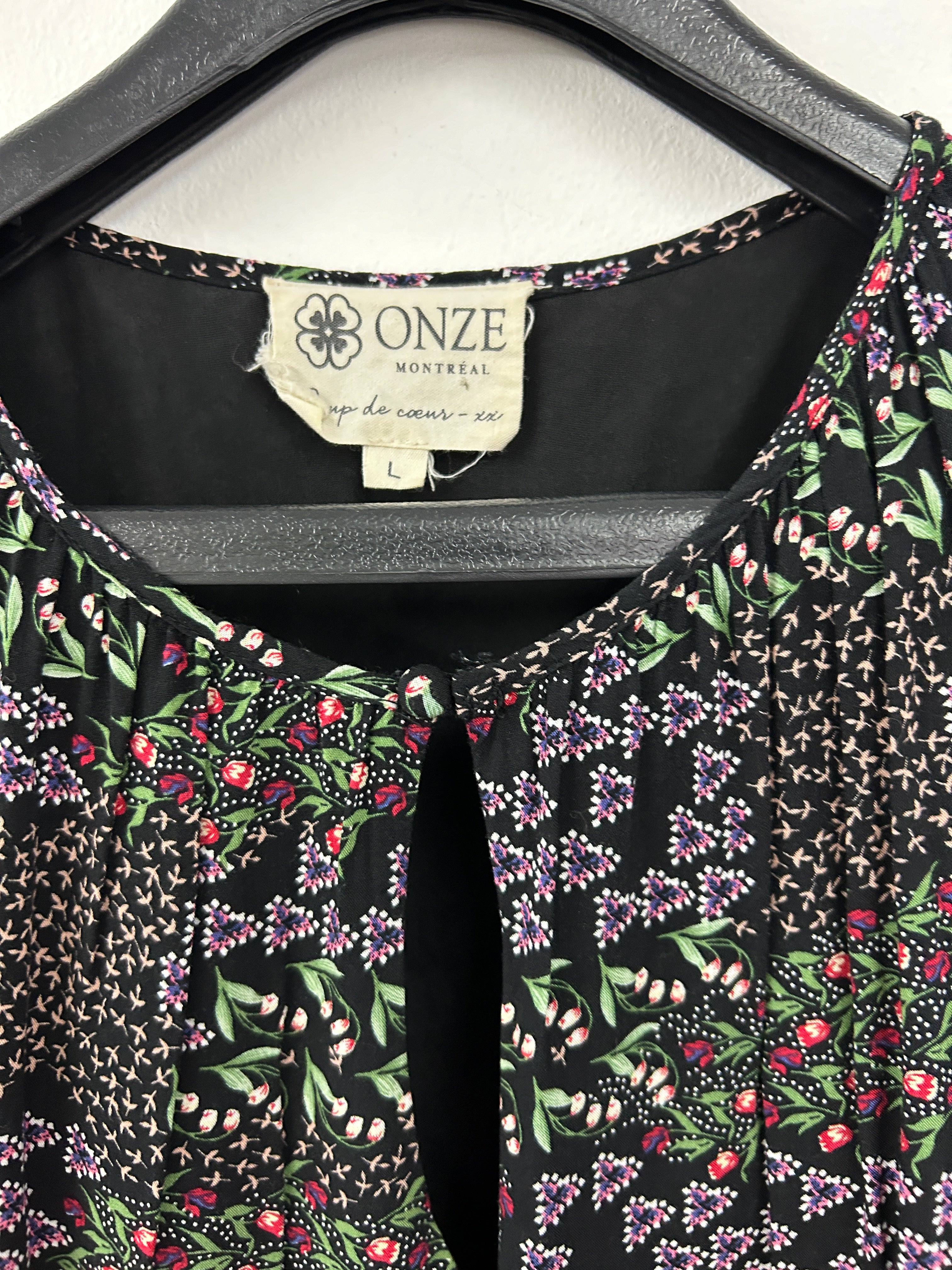 Robe courte à imprimé géométrique et floral – Onze Montréal