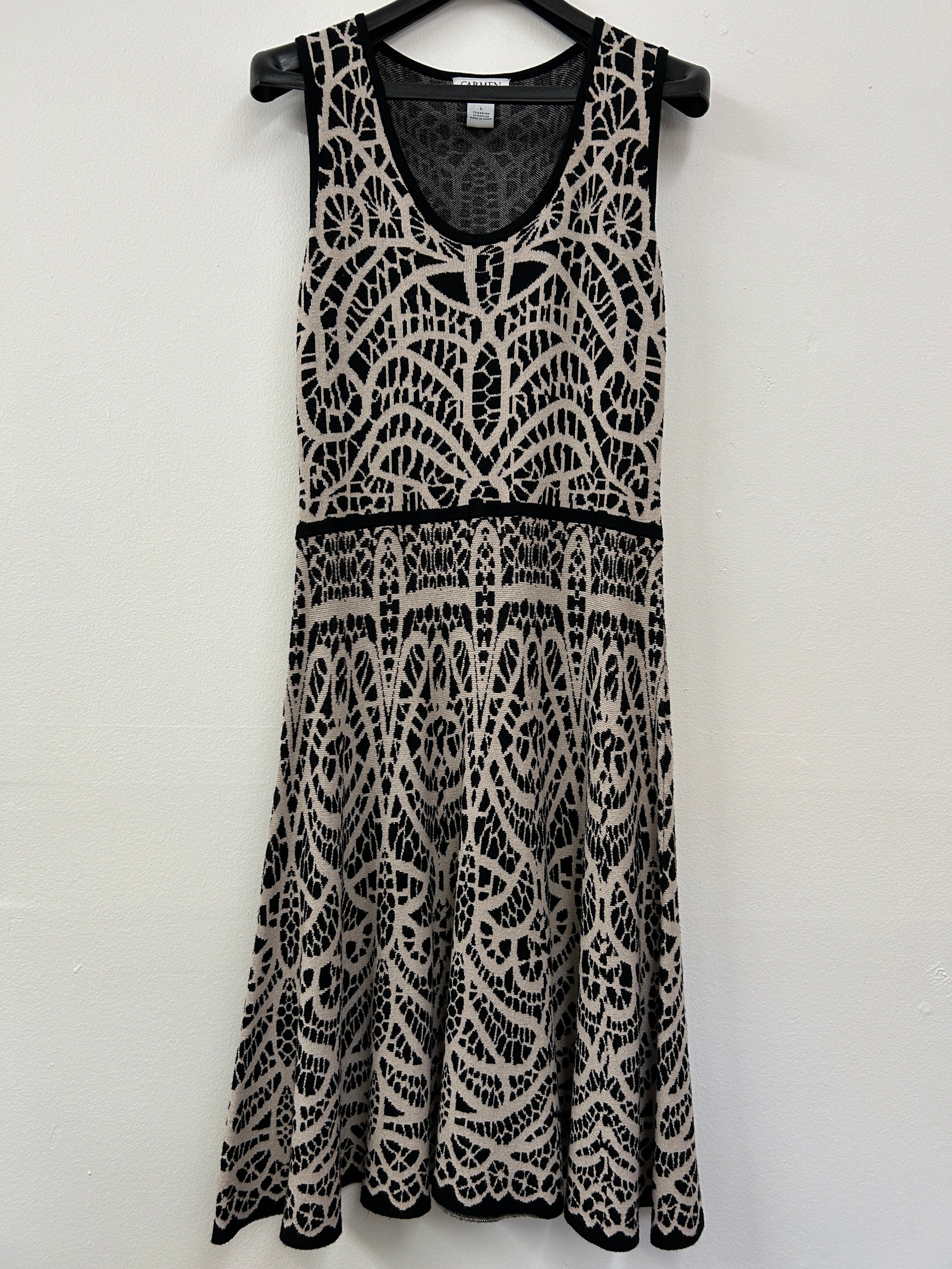 Robe sans manches à motifs géométriques – Carmen