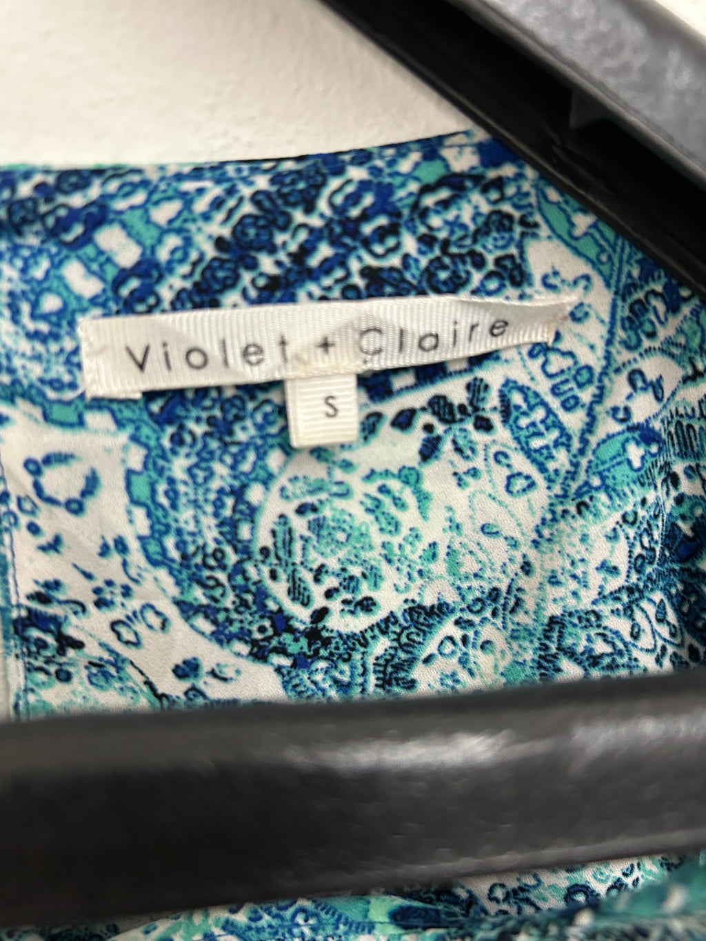 Camisole à motifs paisley bleu – Violet + Claire