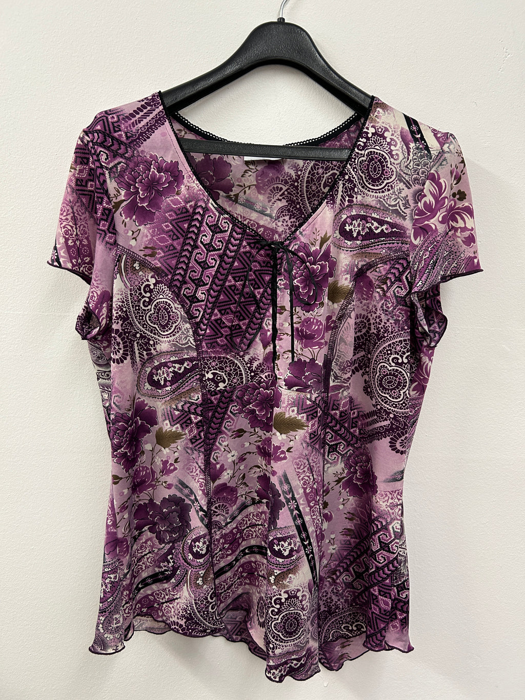 Haut à motifs floraux violets – Marie Claire