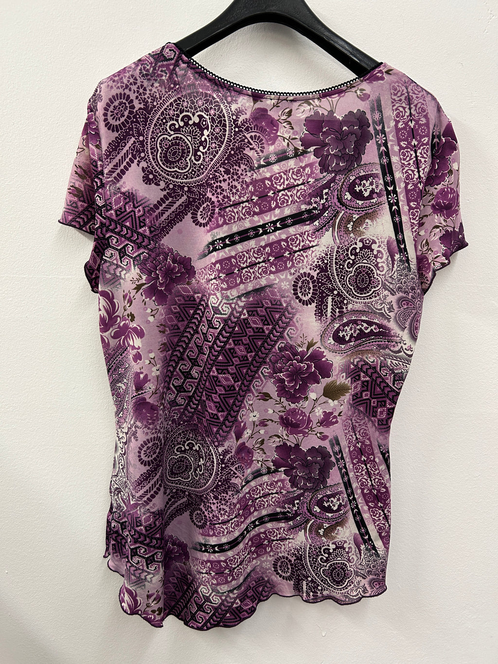 Haut à motifs floraux violets – Marie Claire