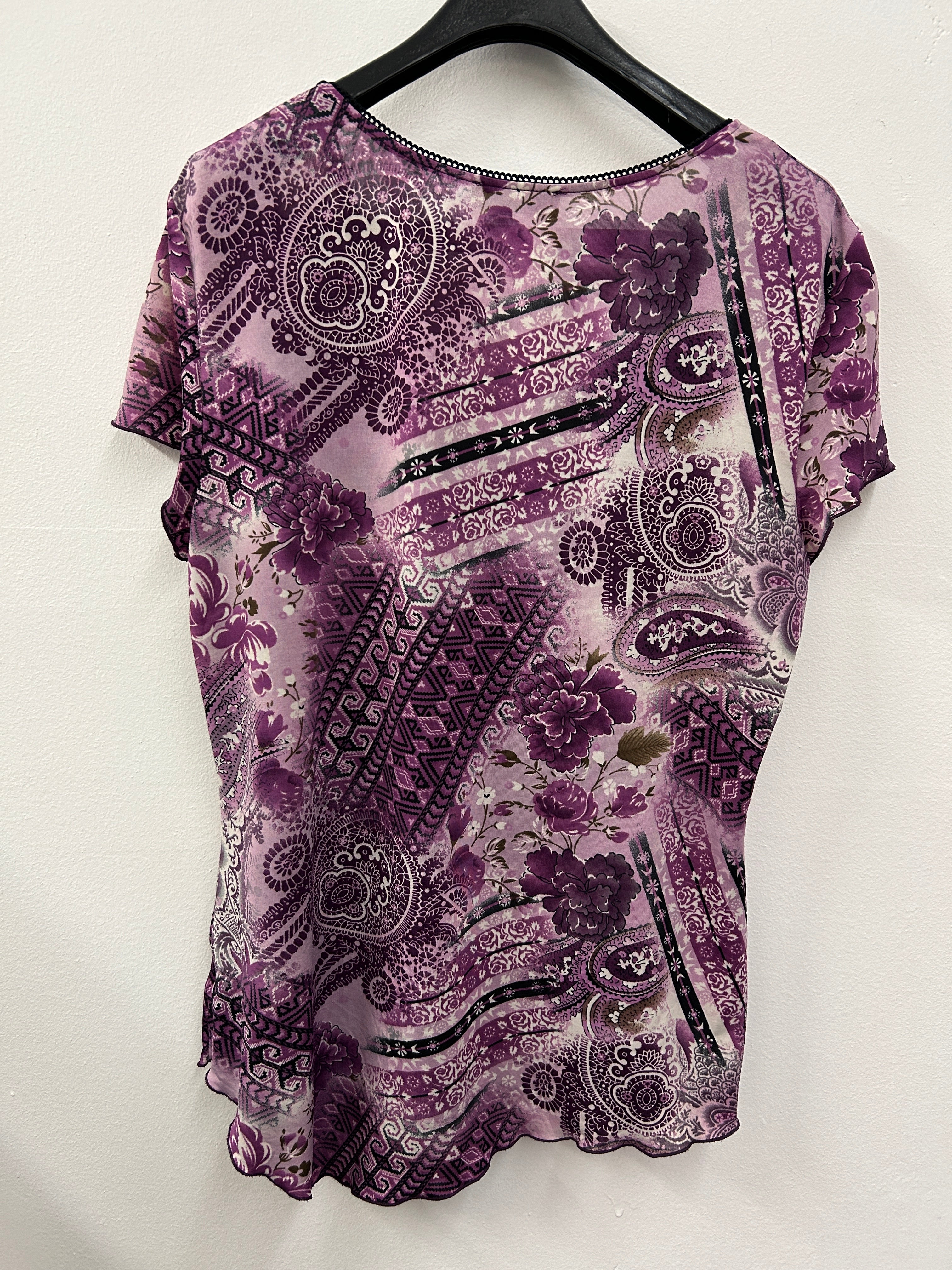 Haut à motifs floraux violets – Marie Claire