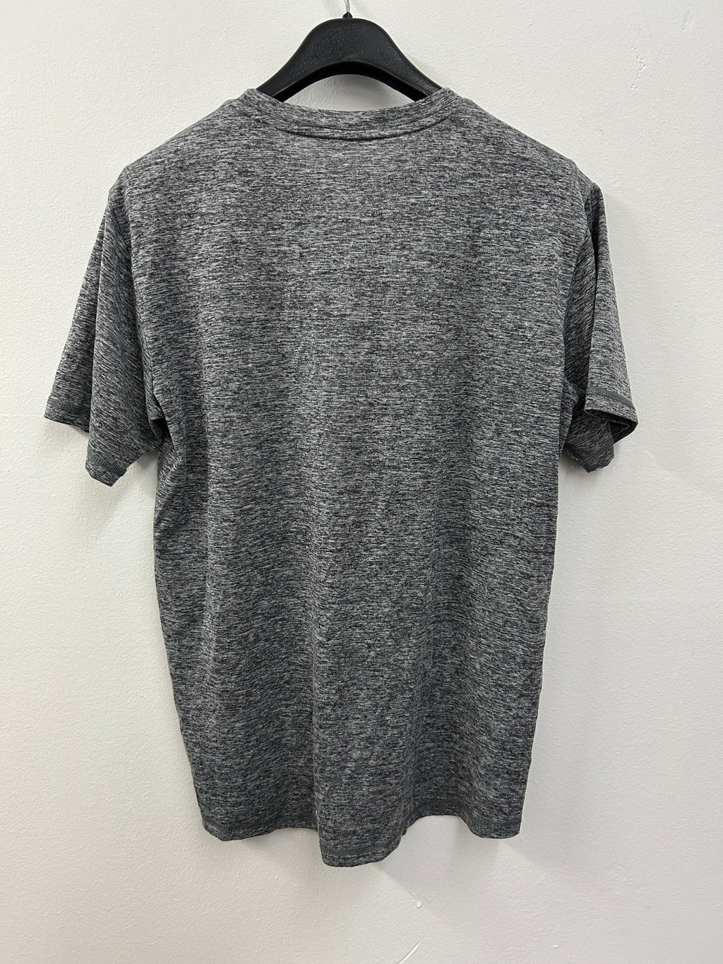 t-shirt-sport-gris-chine-puma