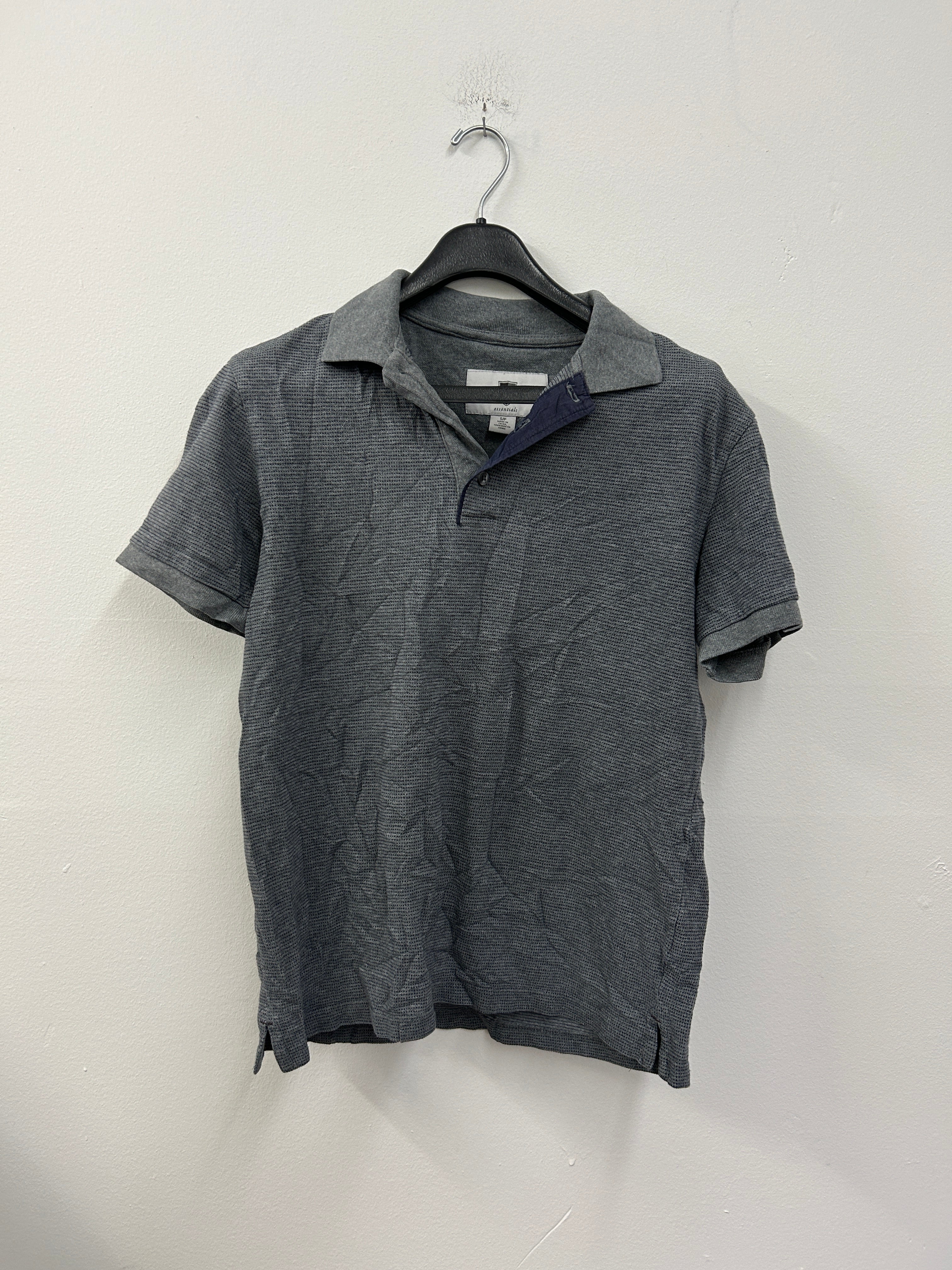 polo-gris-texture-black-brown