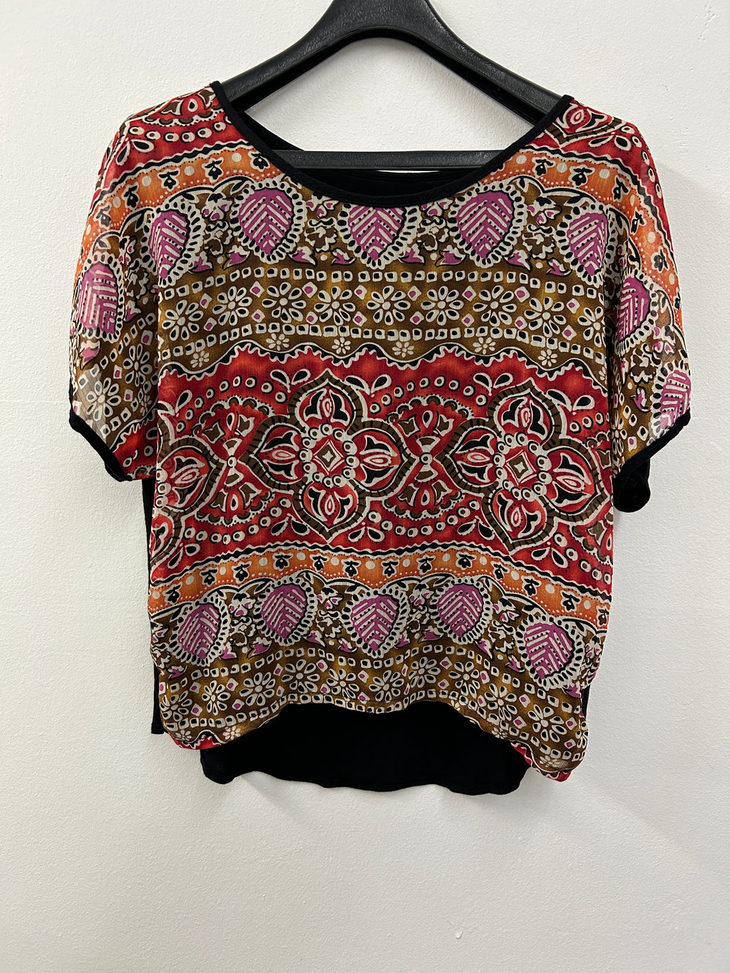 Haut imprimé multicolore bohème
