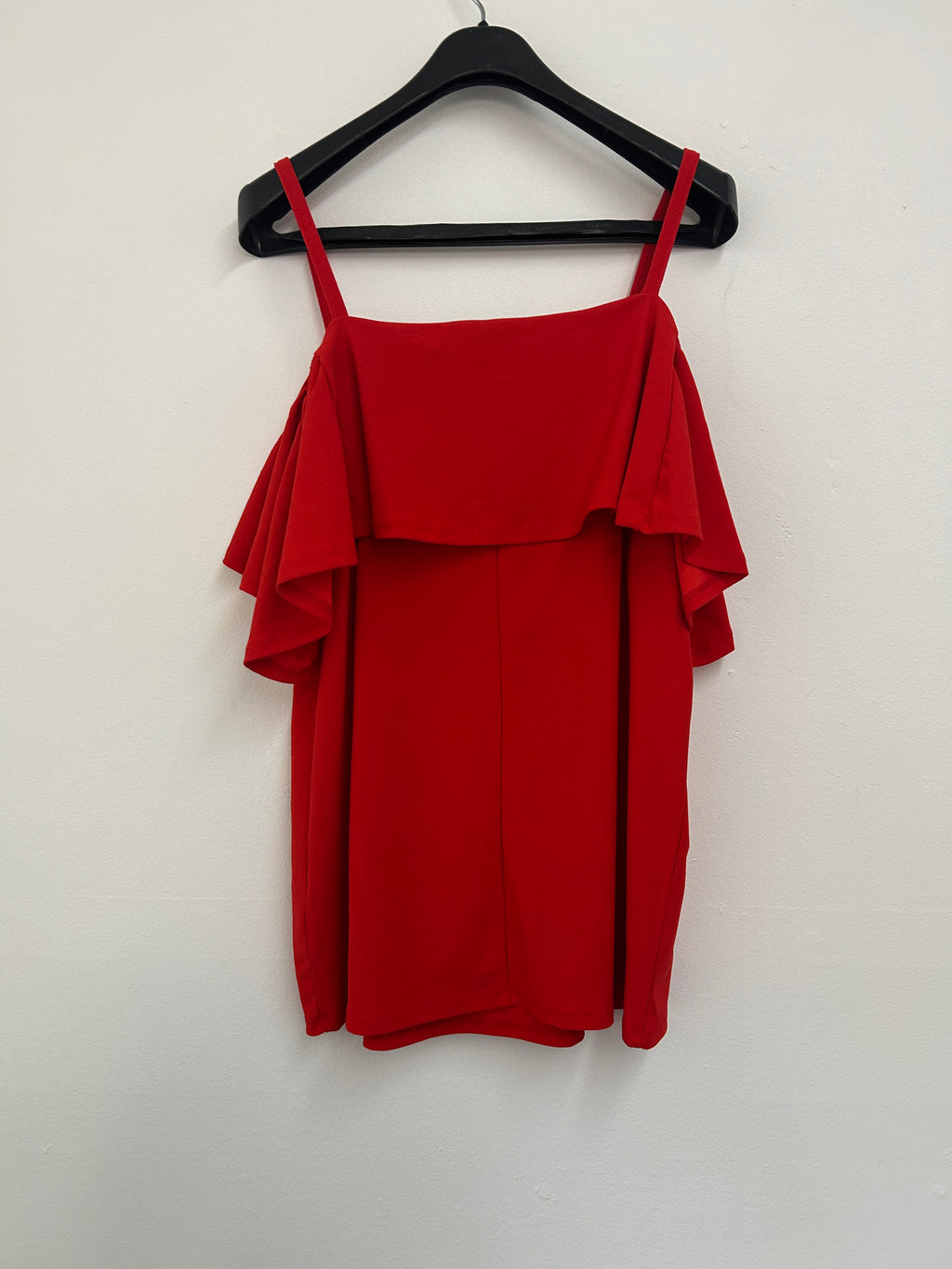 Hauts rouge à bretelles – Lily Morgan