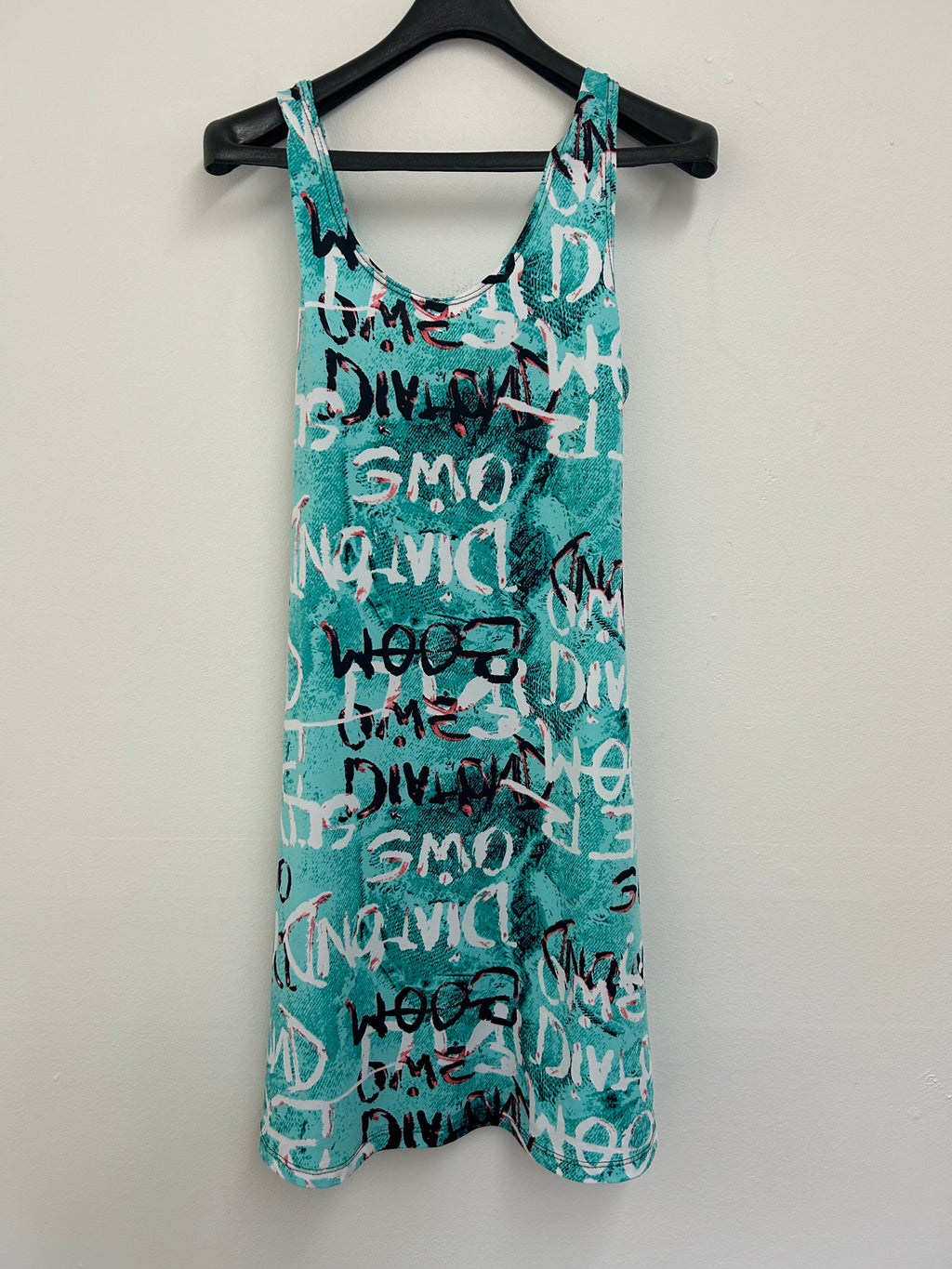 Robe turquoise à imprimé graffiti