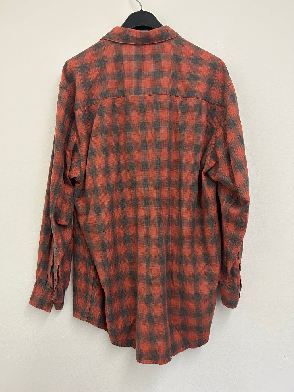 chemise-a-carreaux-organge-et-noire