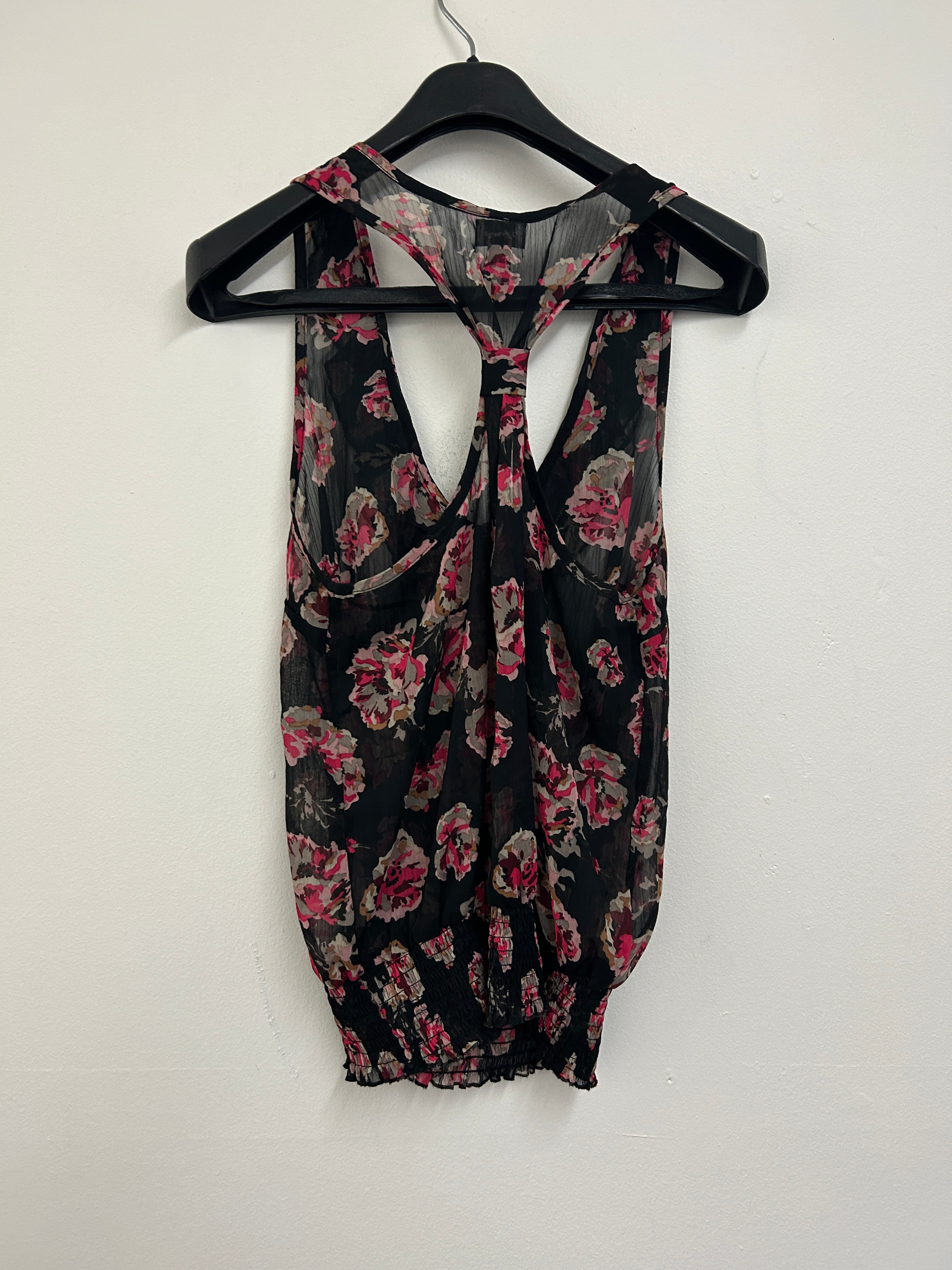 Haut sans manches à fleurs