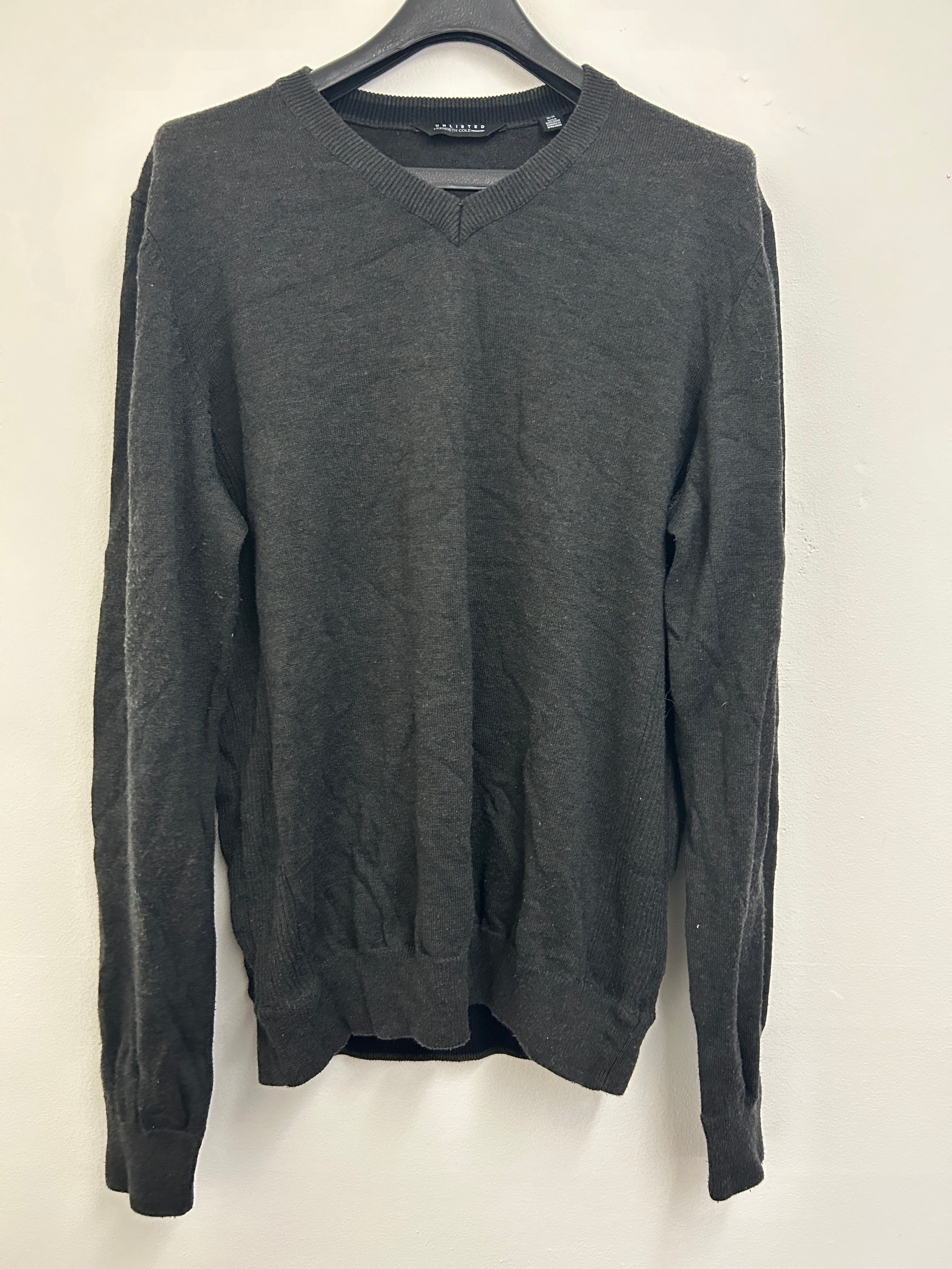 chandail-gris-a-col-en-v-unlisted-by-kenneth-cole