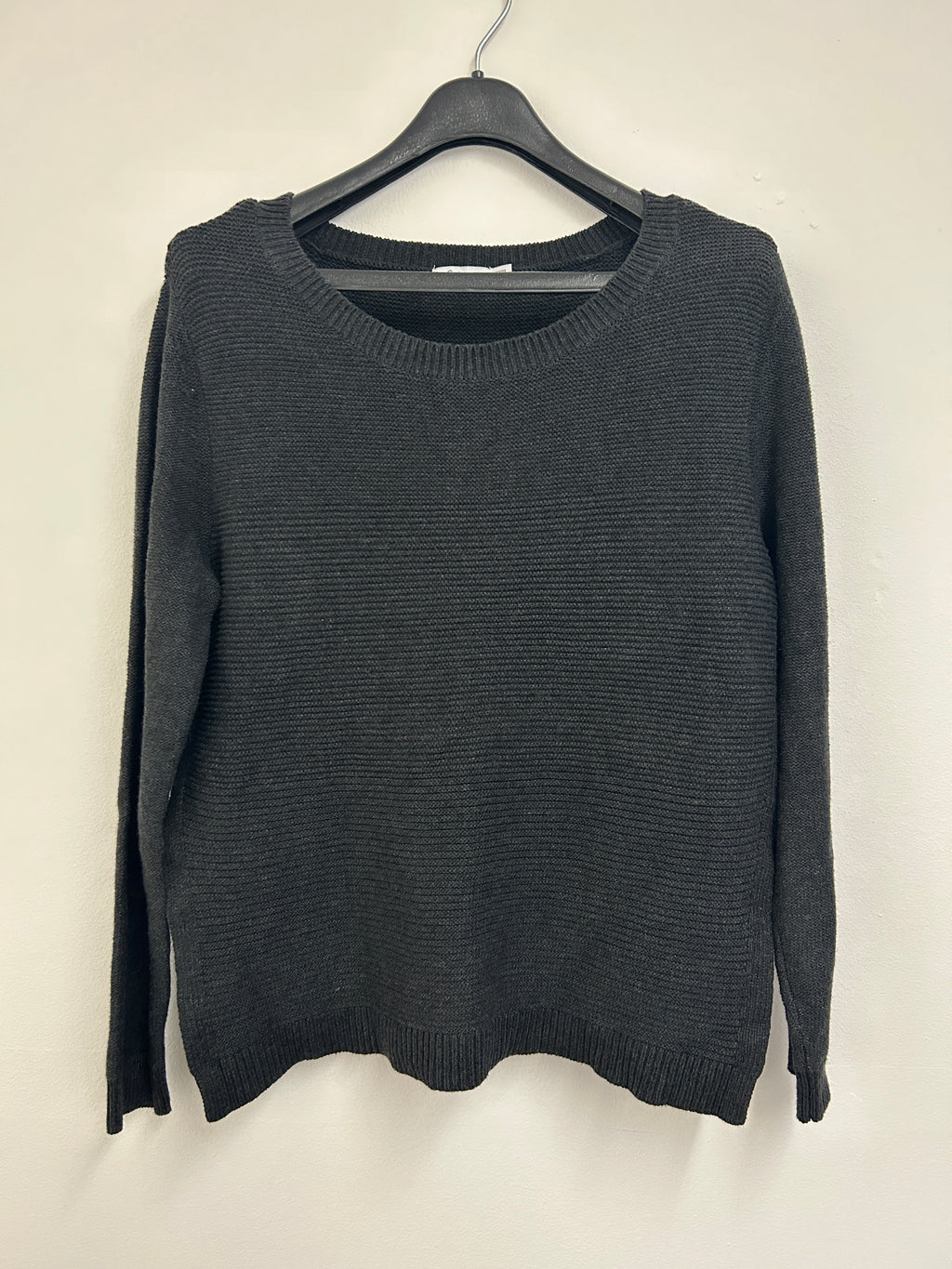 Chandail tricoté gris foncé — Reitmans