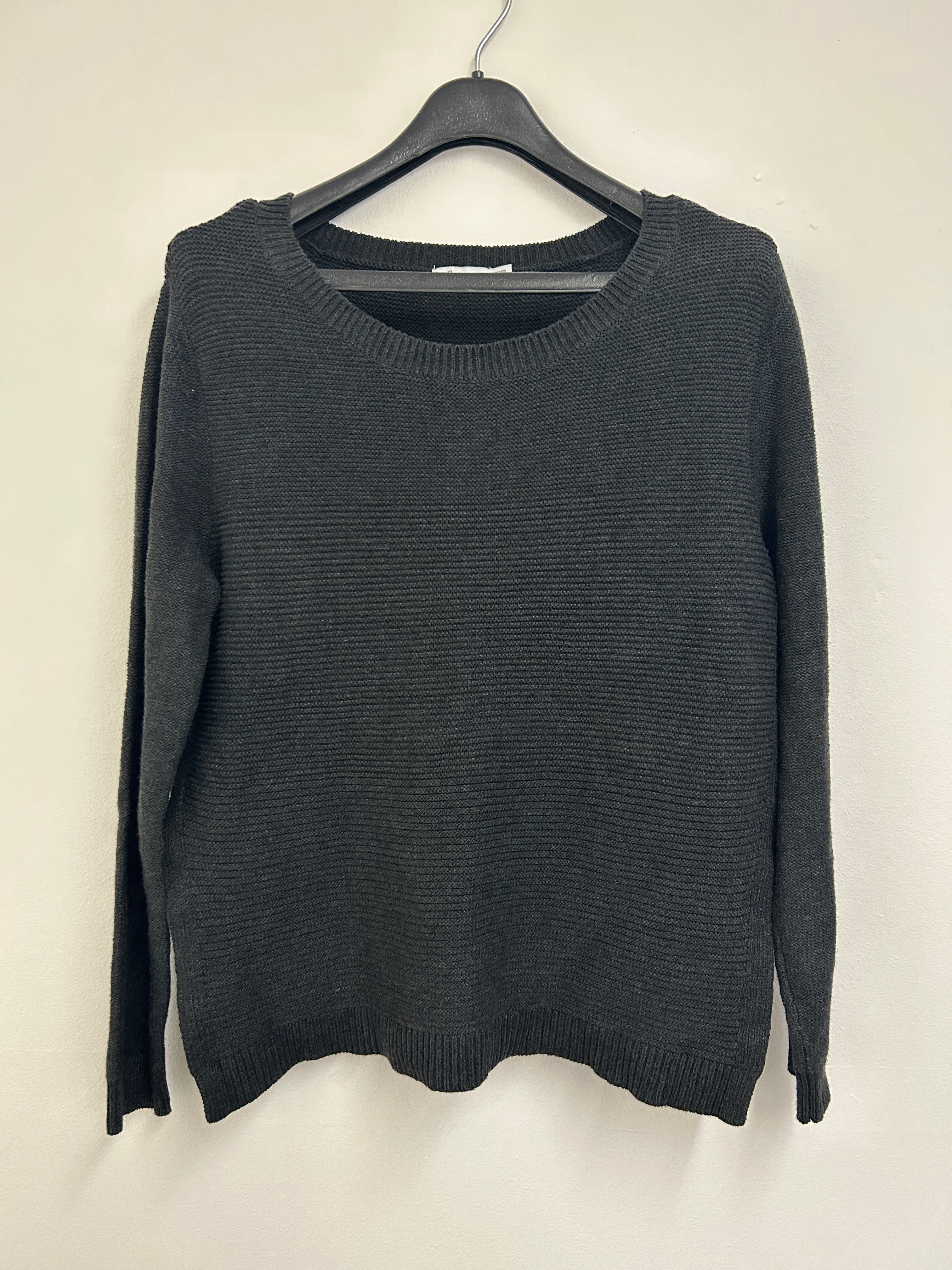 Chandail tricoté gris foncé — Reitmans