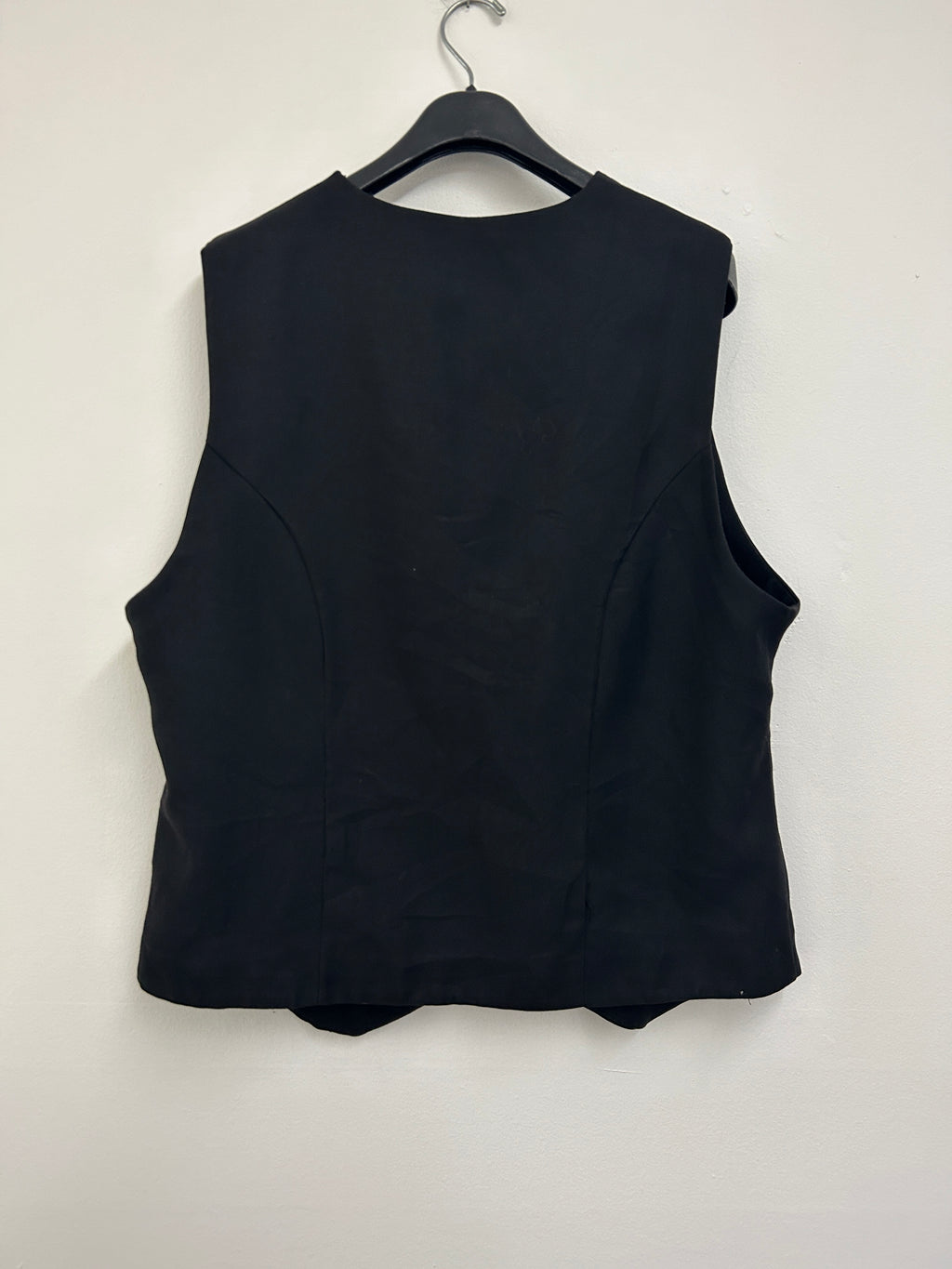 Gilet tailleur noir à col en V — D’Allaird’s