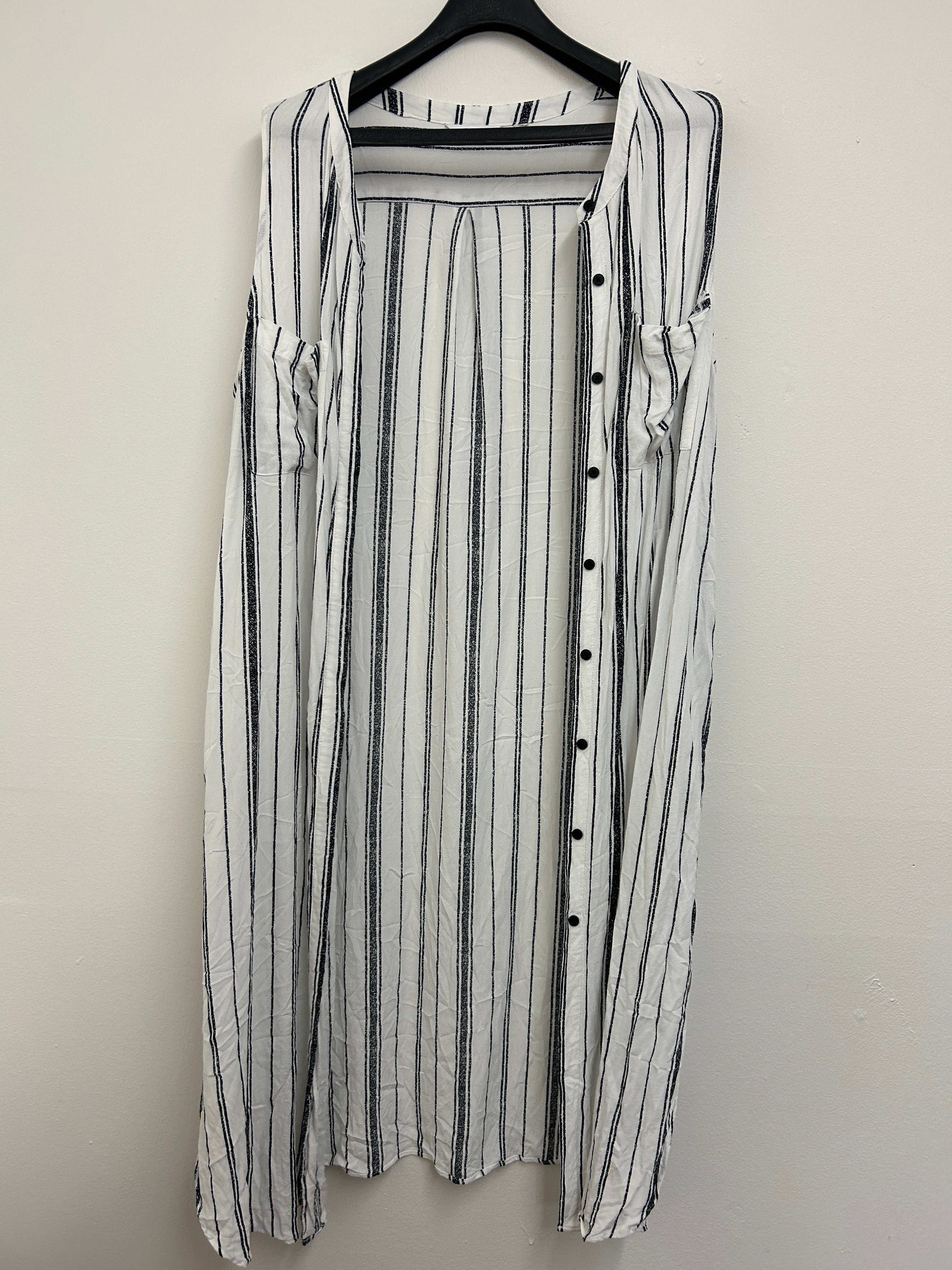 Chemise longue à rayures verticales — Reitmans