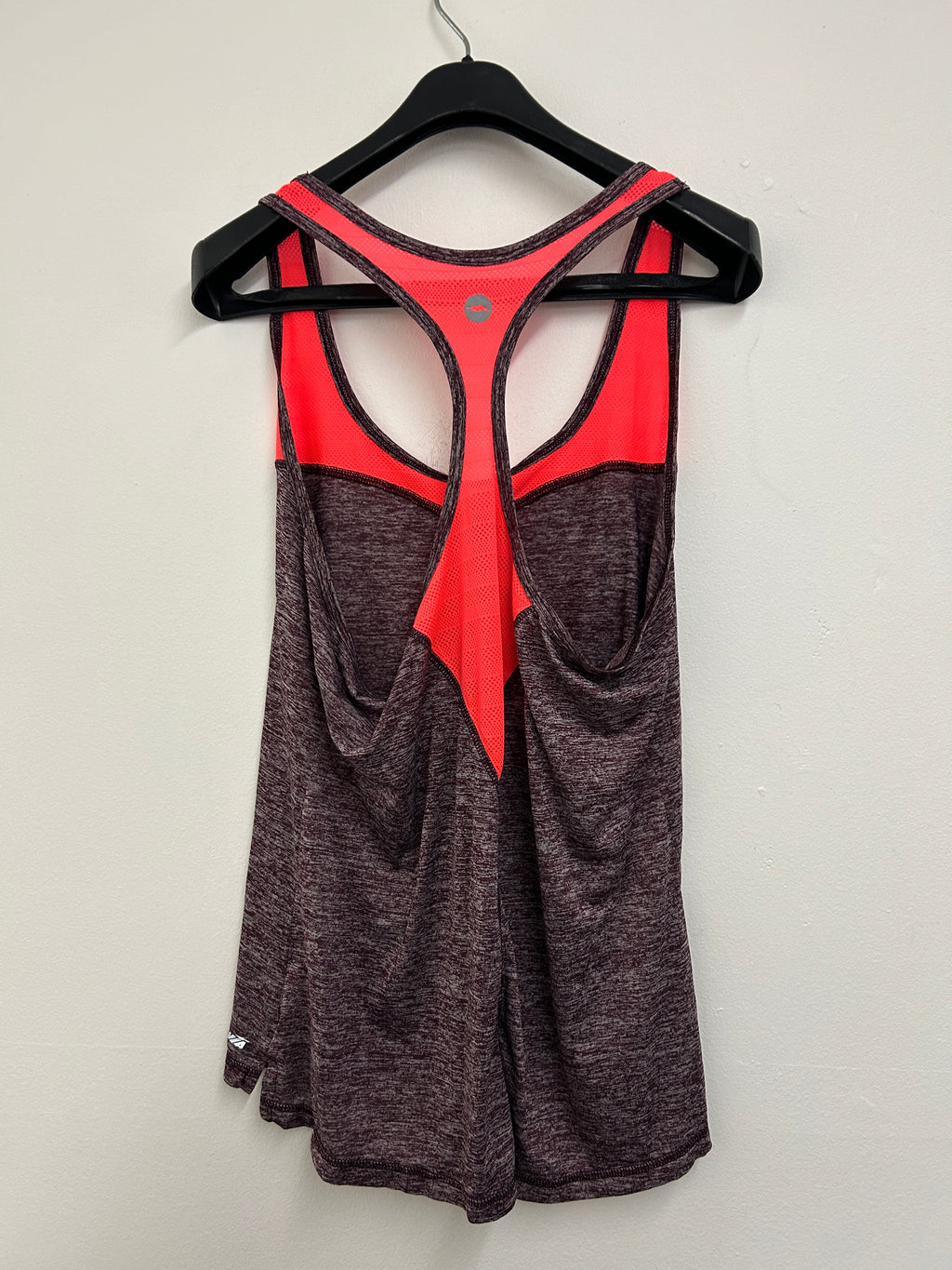 Débardeur de sport bordeaux et corail