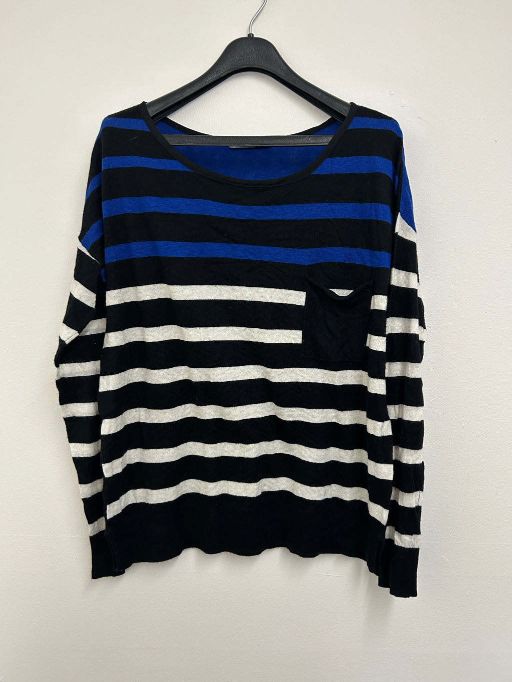 Chandail à rayures noires, blanches et bleues — SmartSet