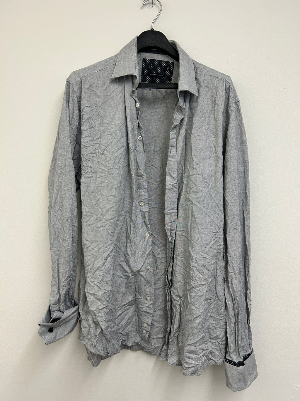 chemise-grise-a-texture-legere