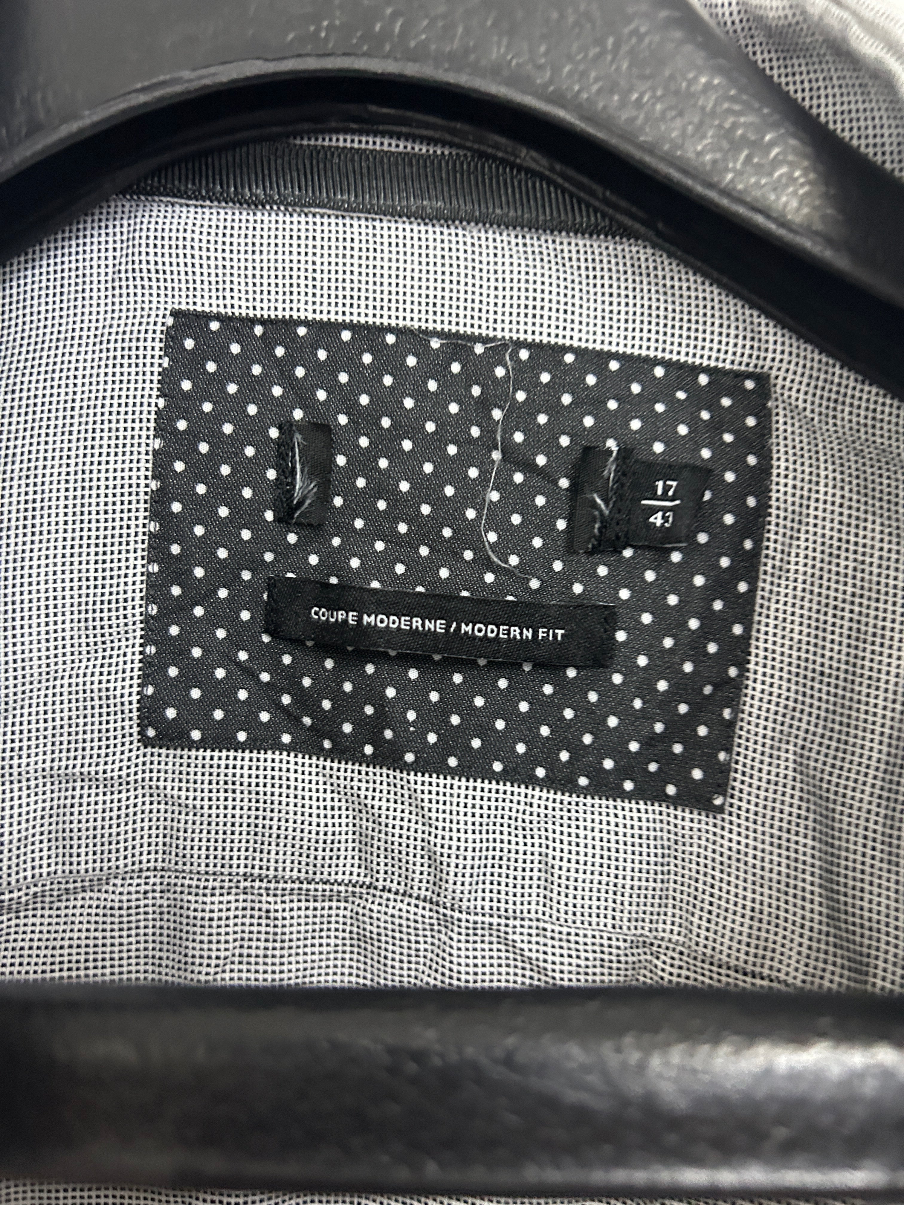 chemise-grise-a-texture-legere