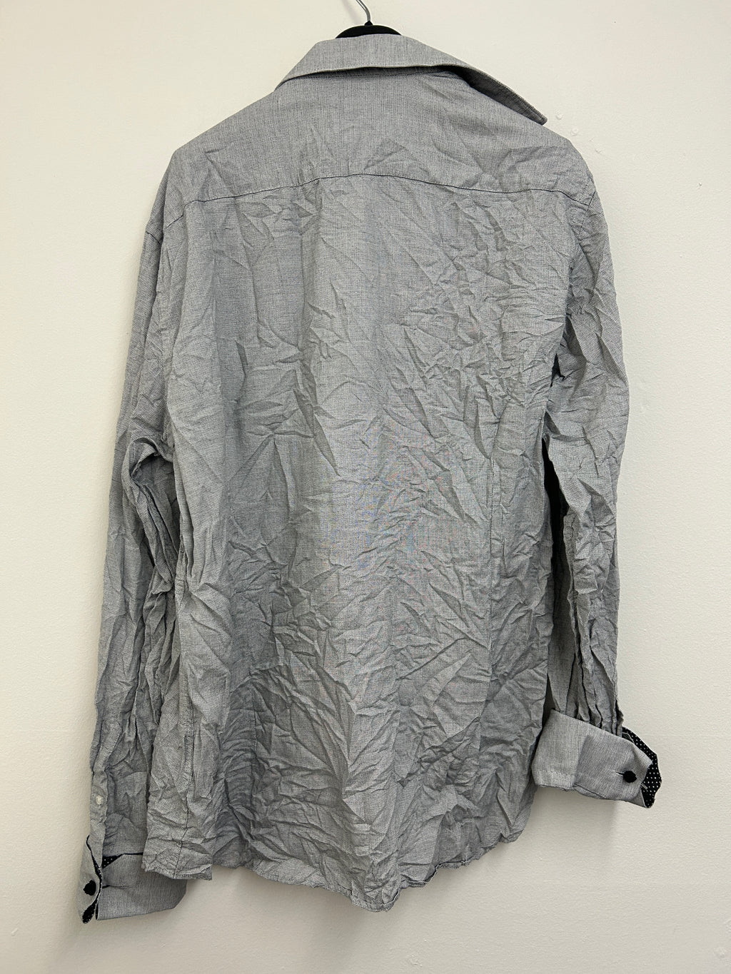 chemise-grise-a-texture-legere