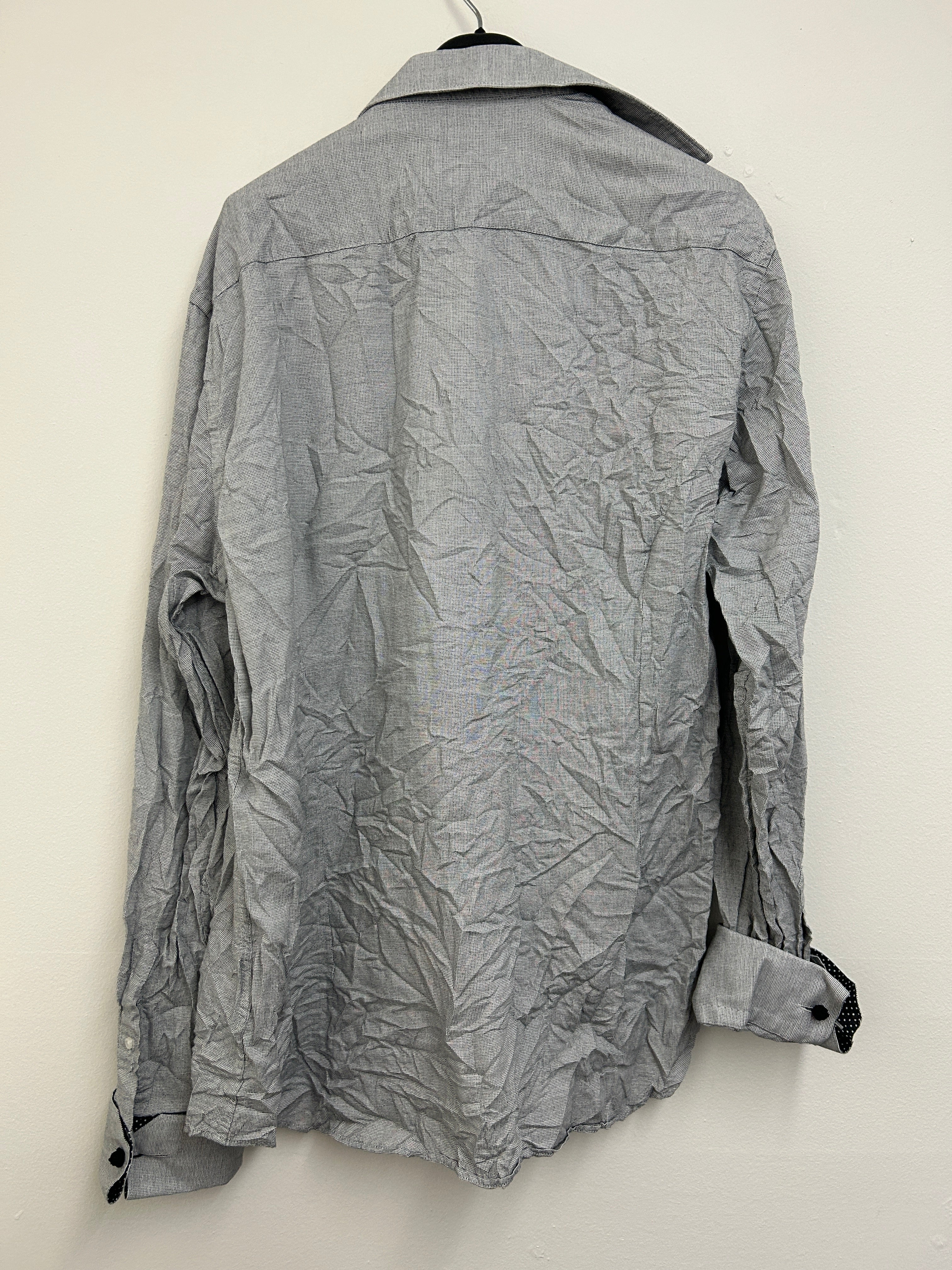 chemise-grise-a-texture-legere