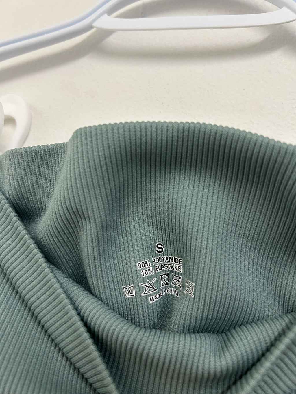 Short legging côtelé vert sauge