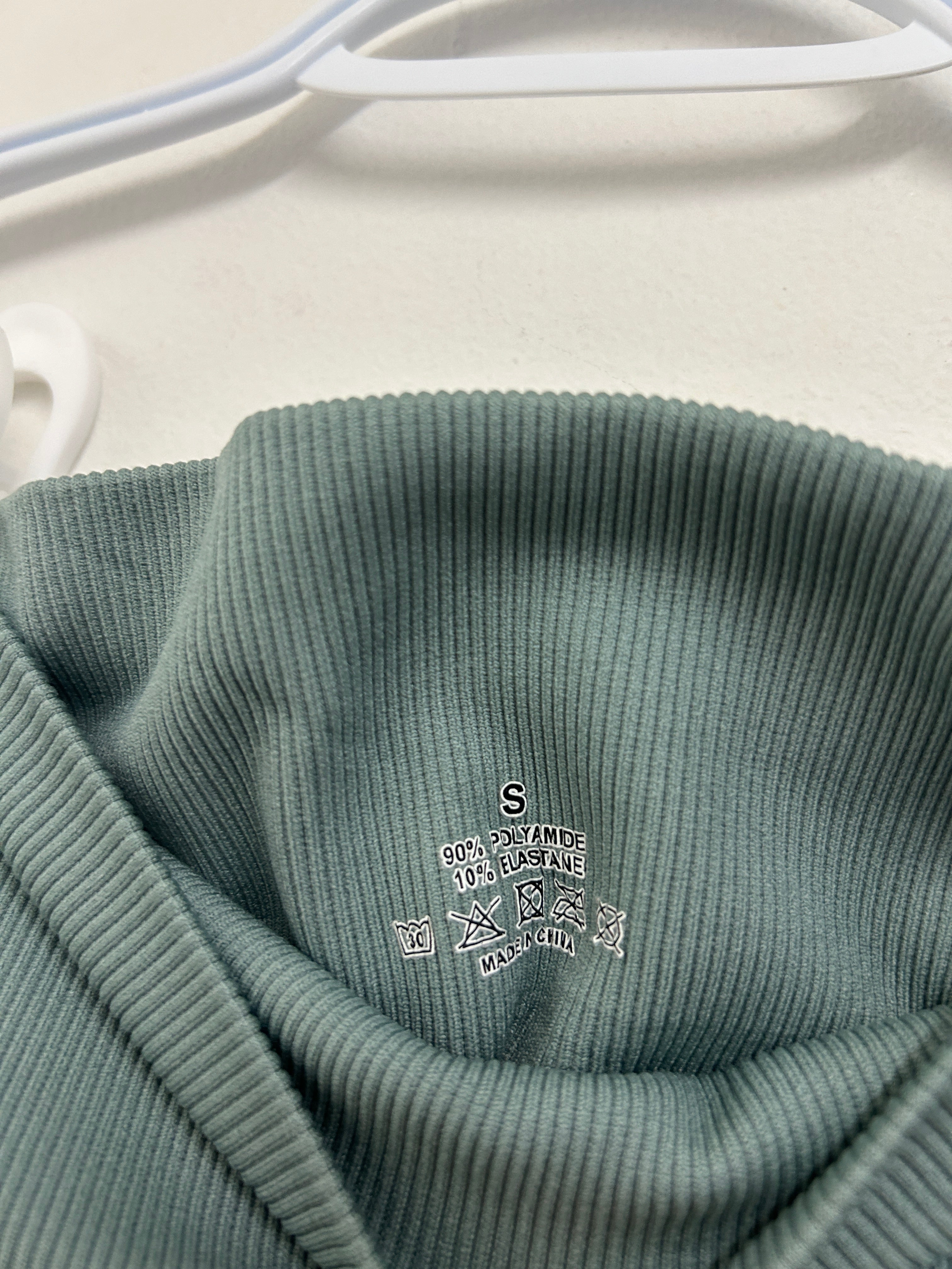 Short legging côtelé vert sauge