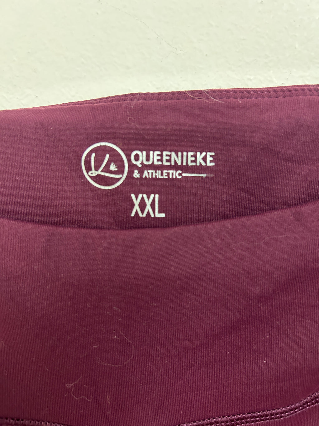 Short de sport bordeaux avec poches — QUEENIEKE